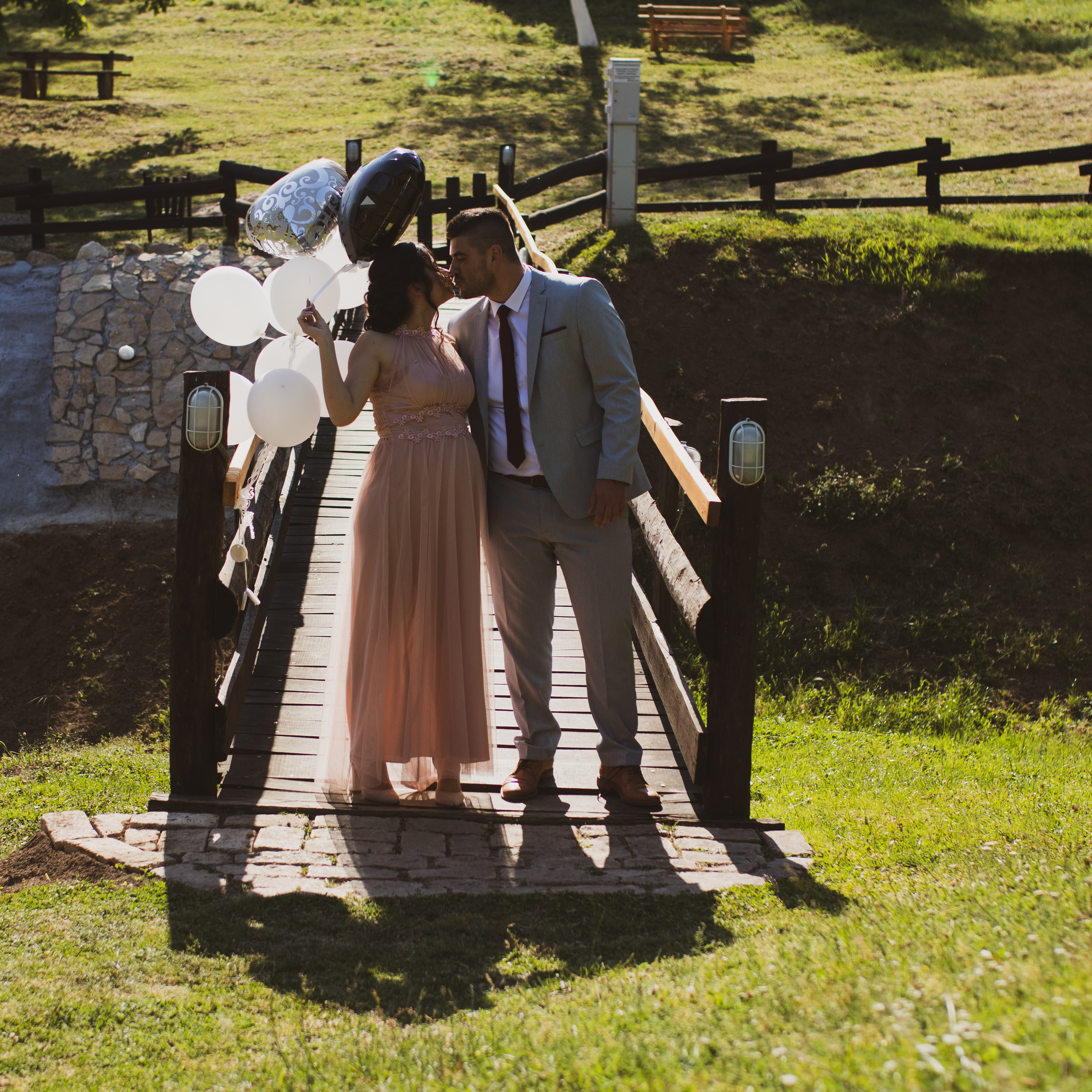 Fotografisanje mladenaca na svom venčanju