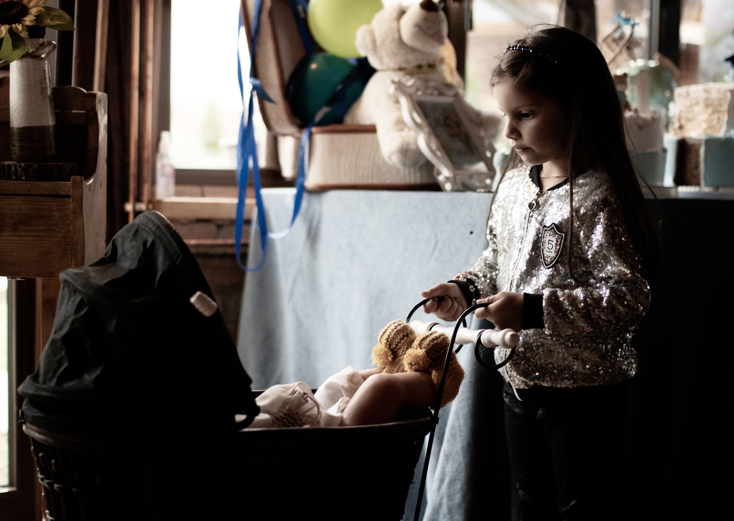 fotografisanje devojčice i dečijih kolica