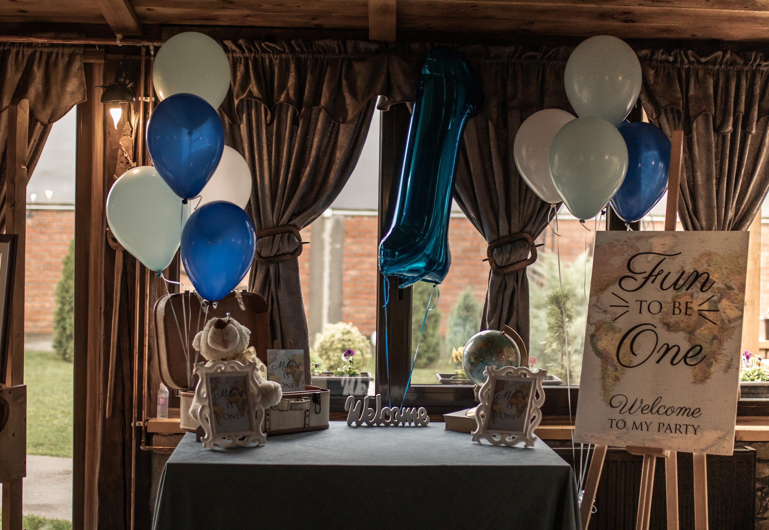 Fotografisanje postavljenog stola za prvi rođendan