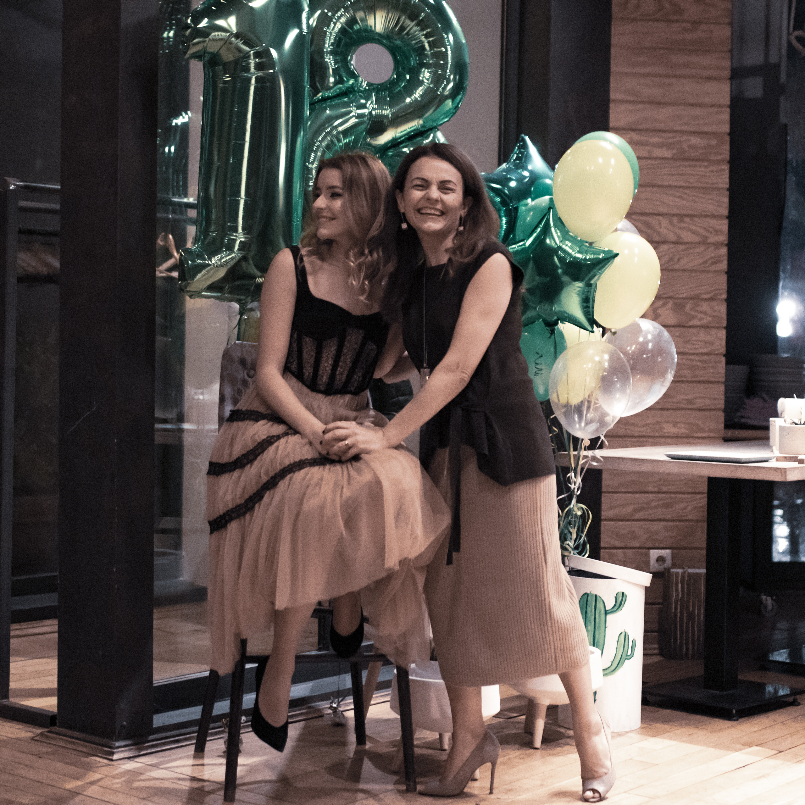 fotografisanje drugarica na rođendanu