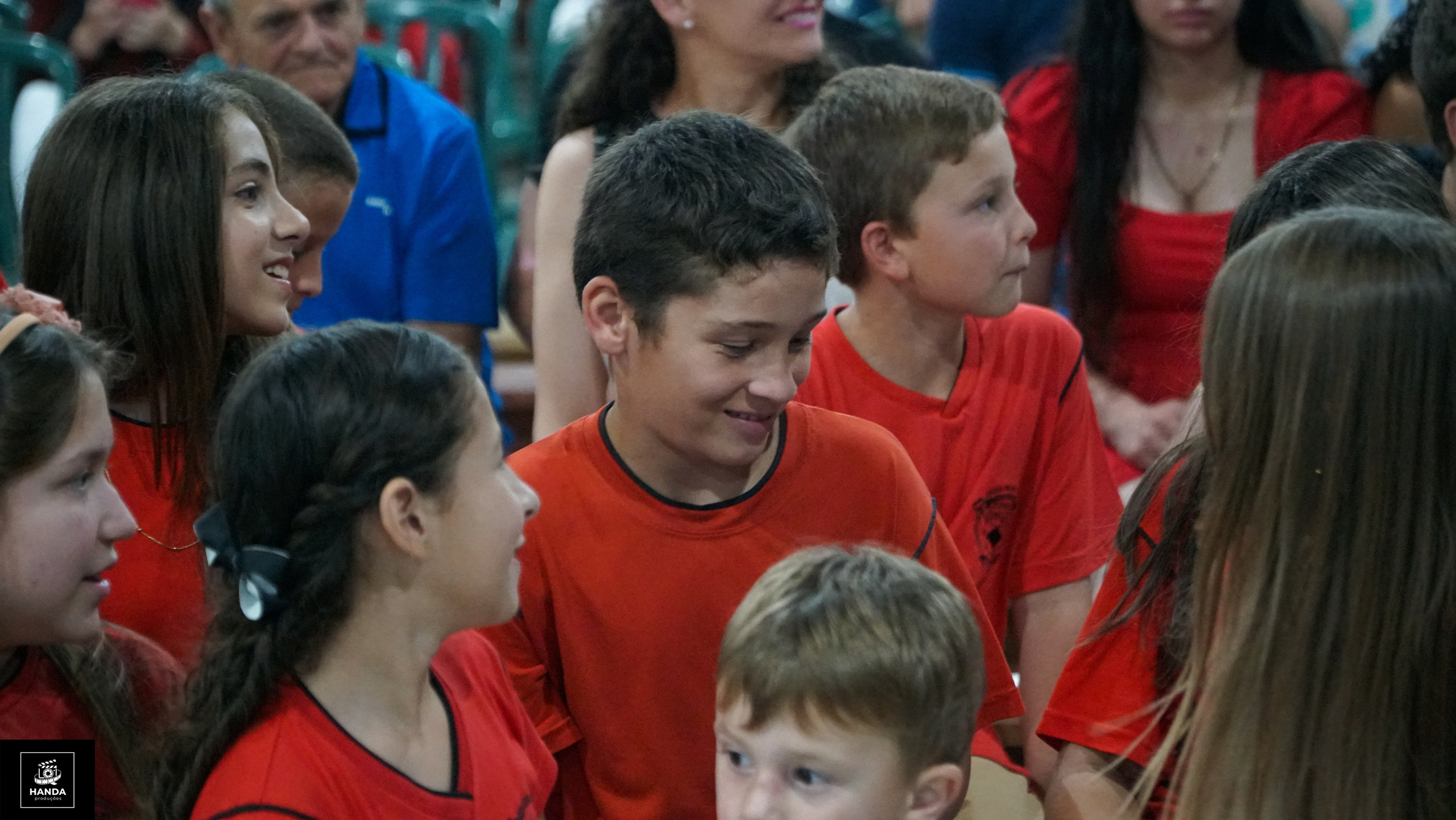 Noite autógrafos colégio Aurélio Buarque de Holanda. Handa Produções