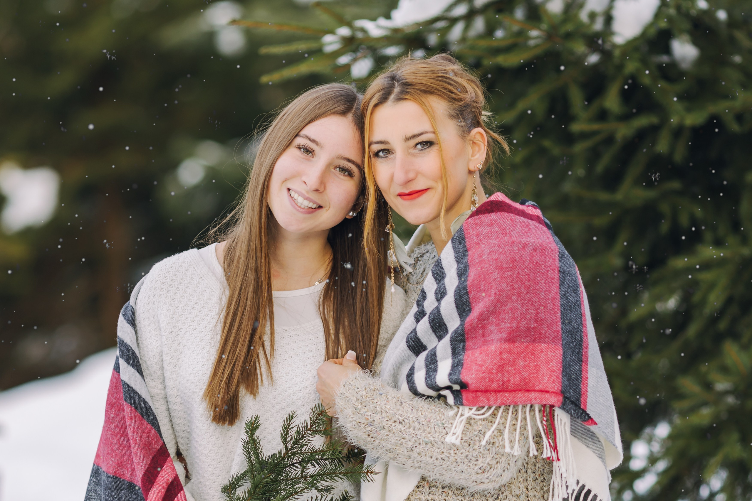Weihnachts-Fotoshooting im Freien. Adelya Tomin