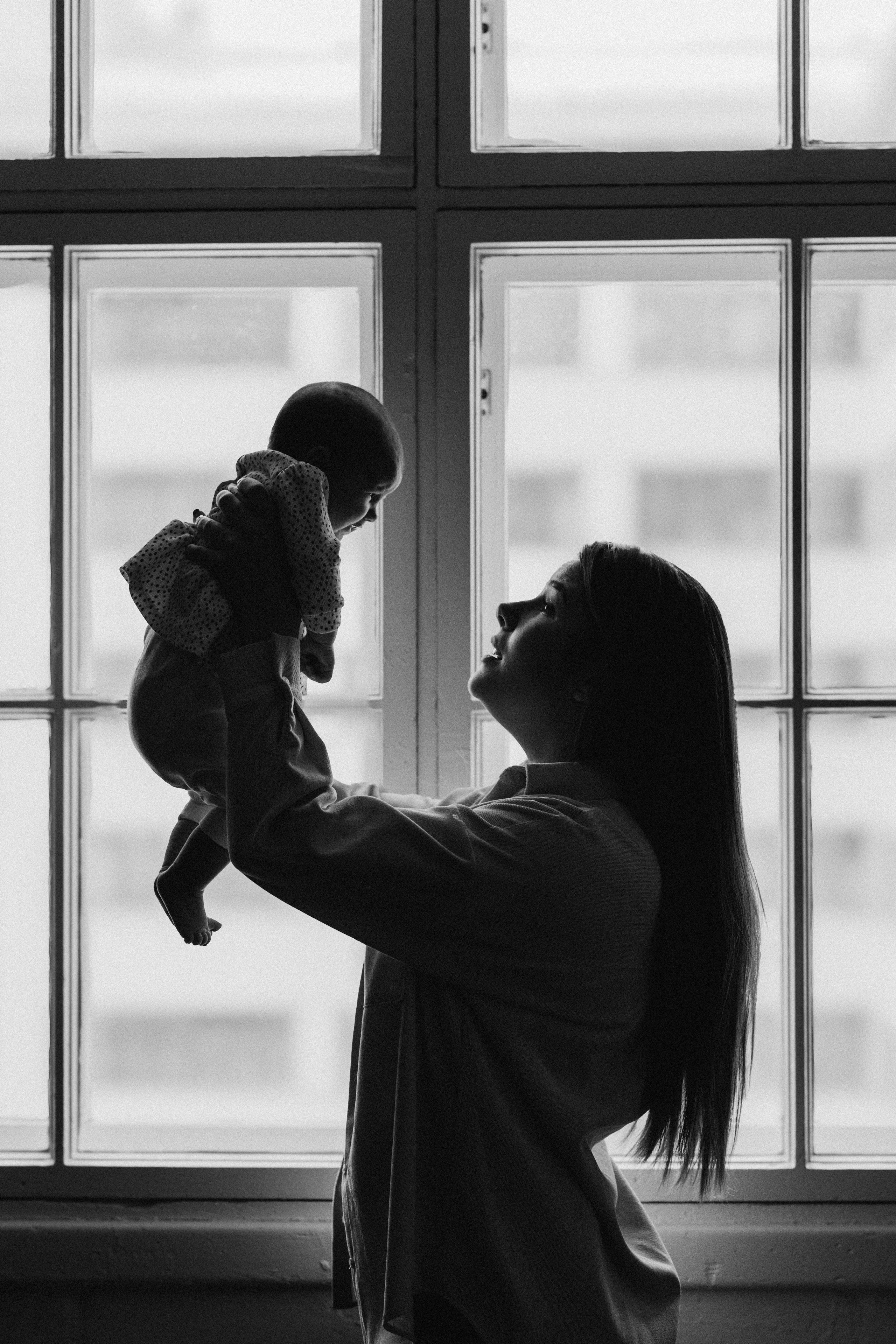 Family, bnw, photoshoot. Wedding and potrait photographer in Helsinki Vickan O