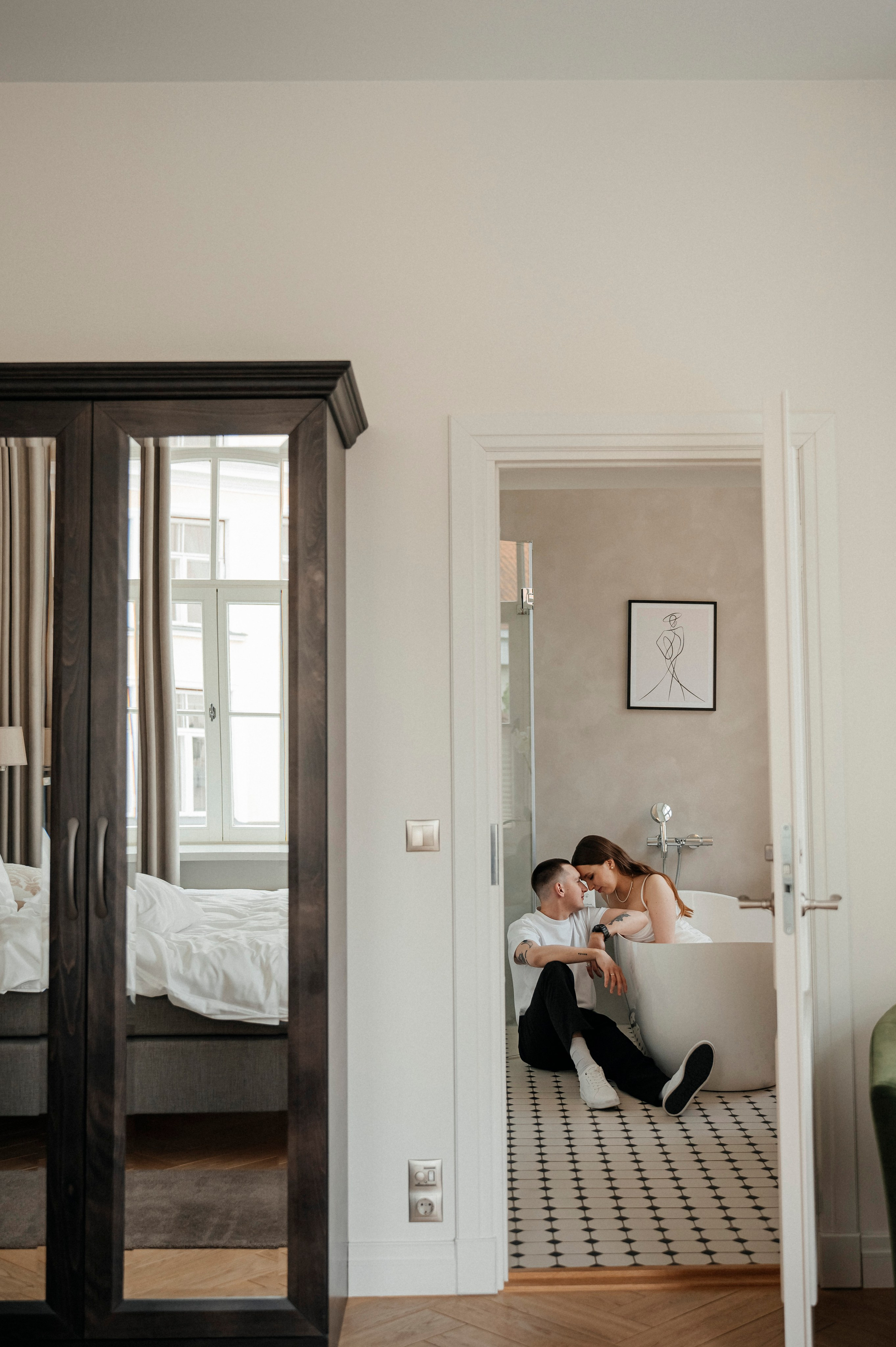 At the Old Hotel. Photographer Tallinn — Wedding | Family | Love Story