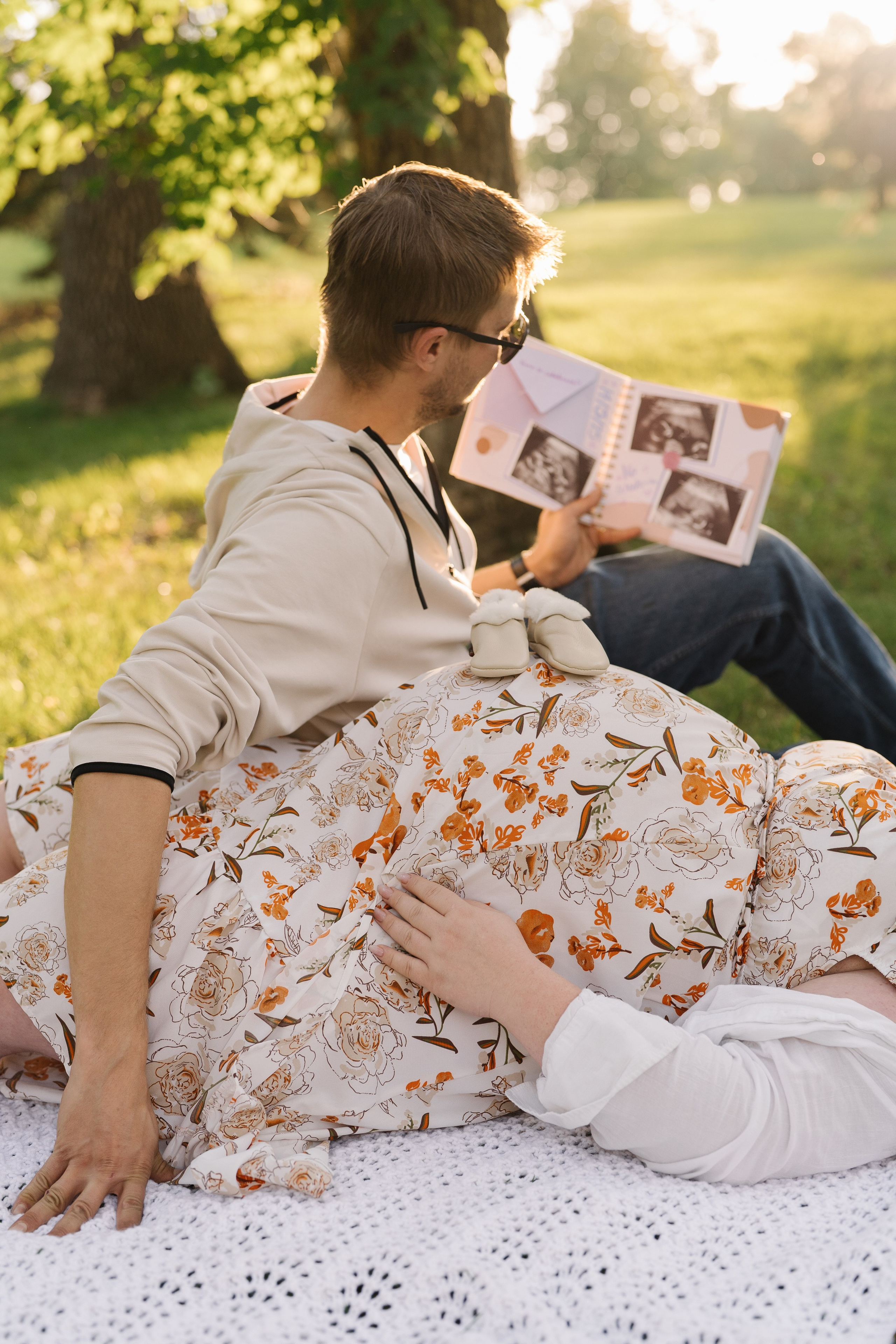 Maya and Arthur. Pragnancy & Love. Photographer Viktoriia Skavronskaya