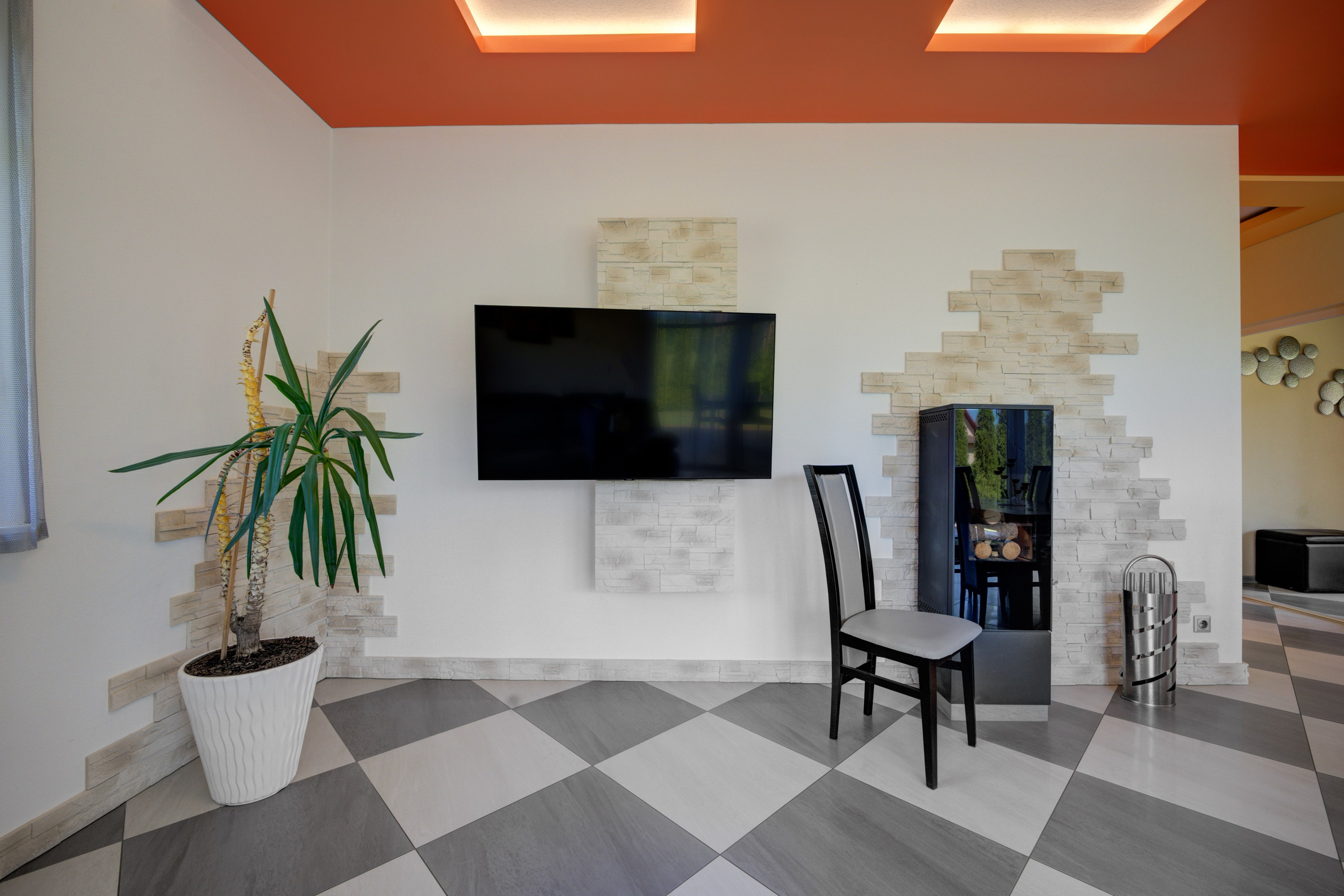 Žudiškių k. Ežero g. 70, Rešes sen. Elina Sapiega fotografė Vilniuje