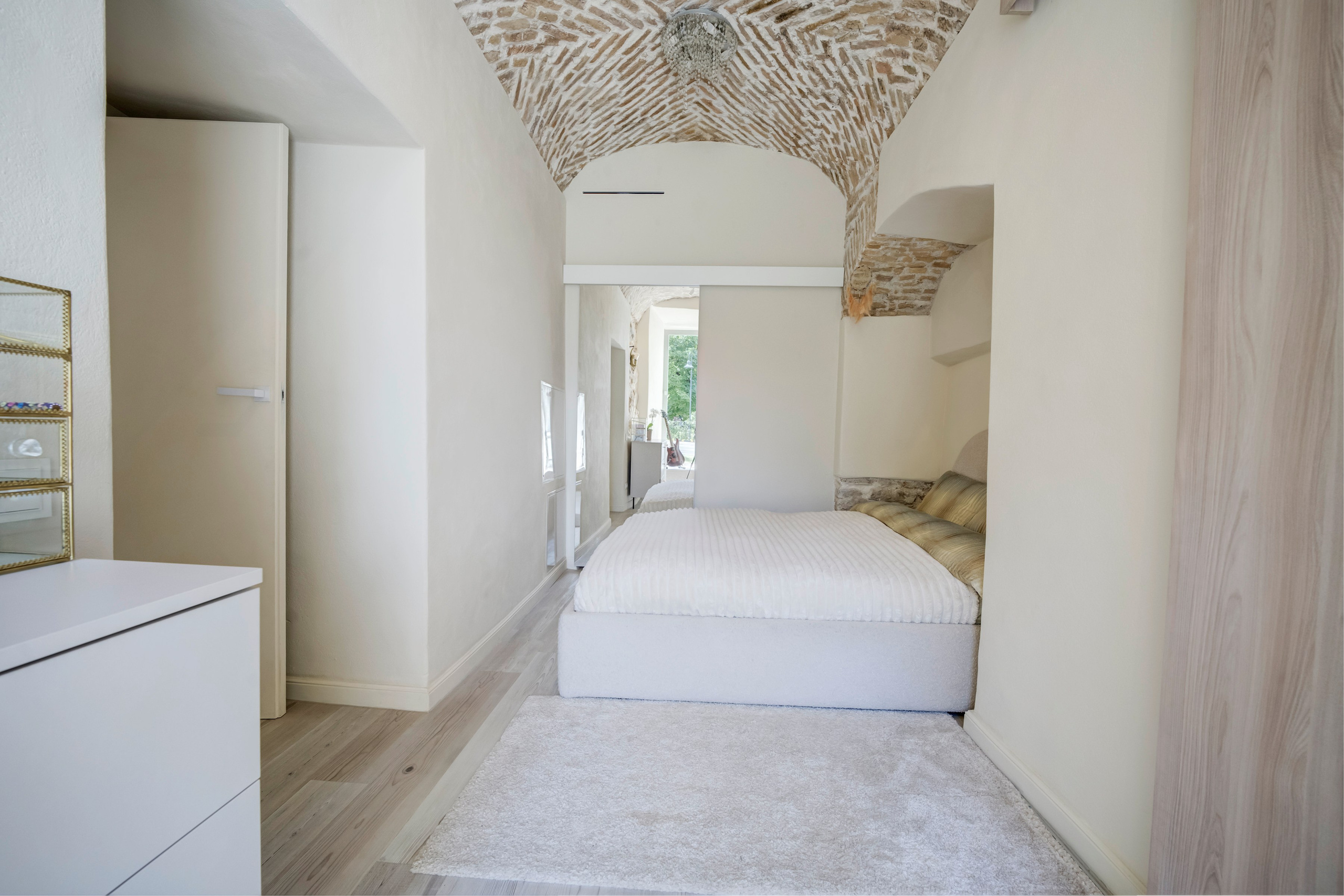 Teatro g. 7 , Vilnius. Elina Sapiega fotografė Vilniuje