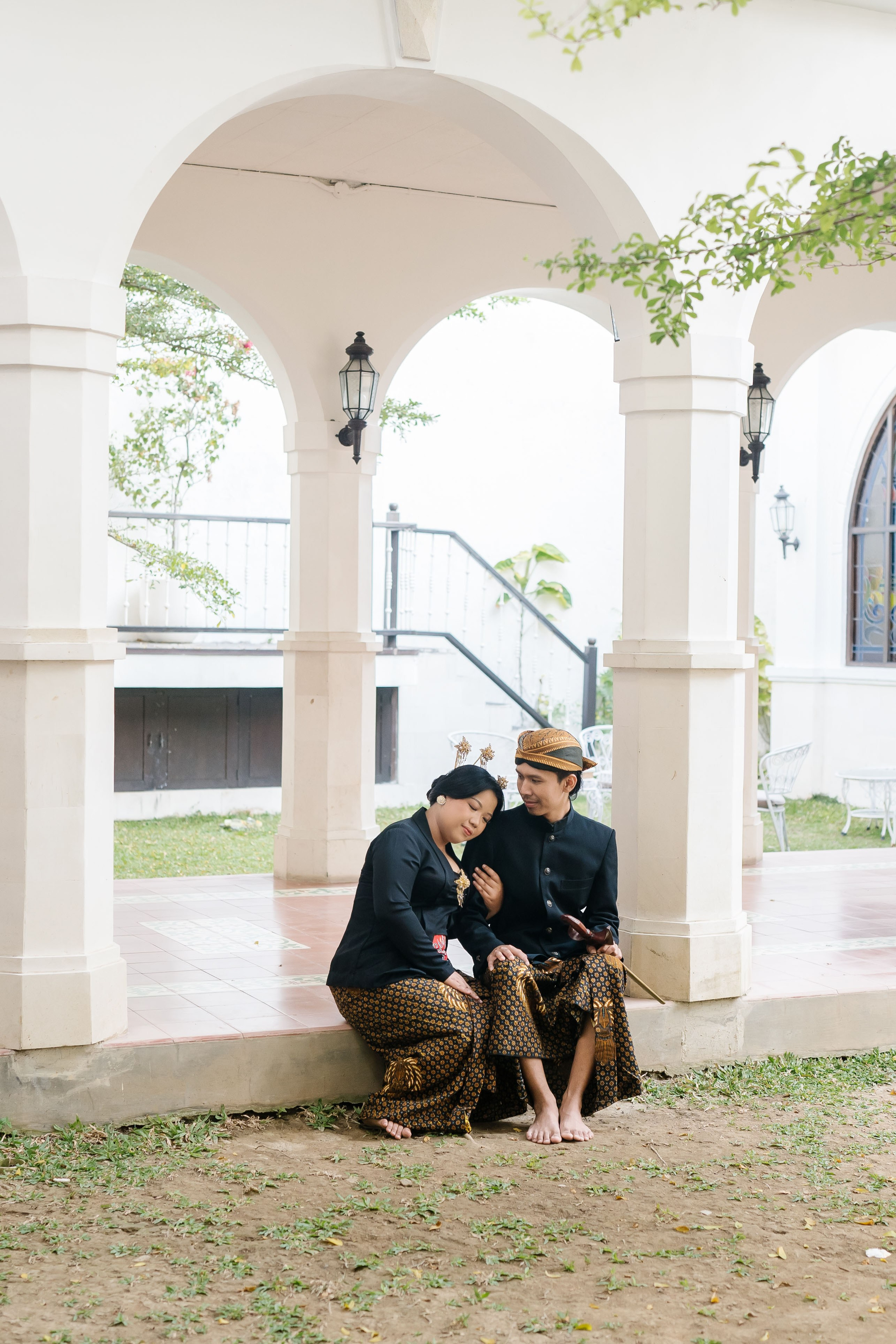 Prewedding Photo Shoot with Javanese style. Female Photographer in Bali