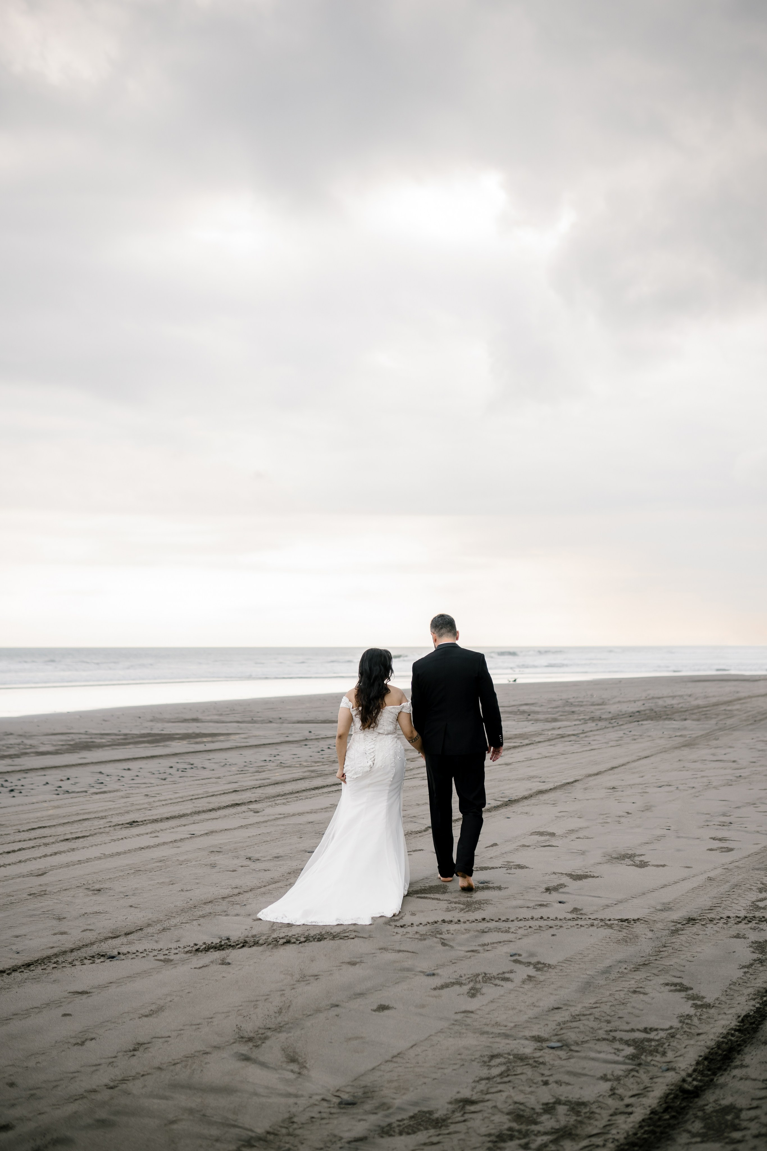 Honeymoon Photoshoot in Bali. Female Photographer in Bali