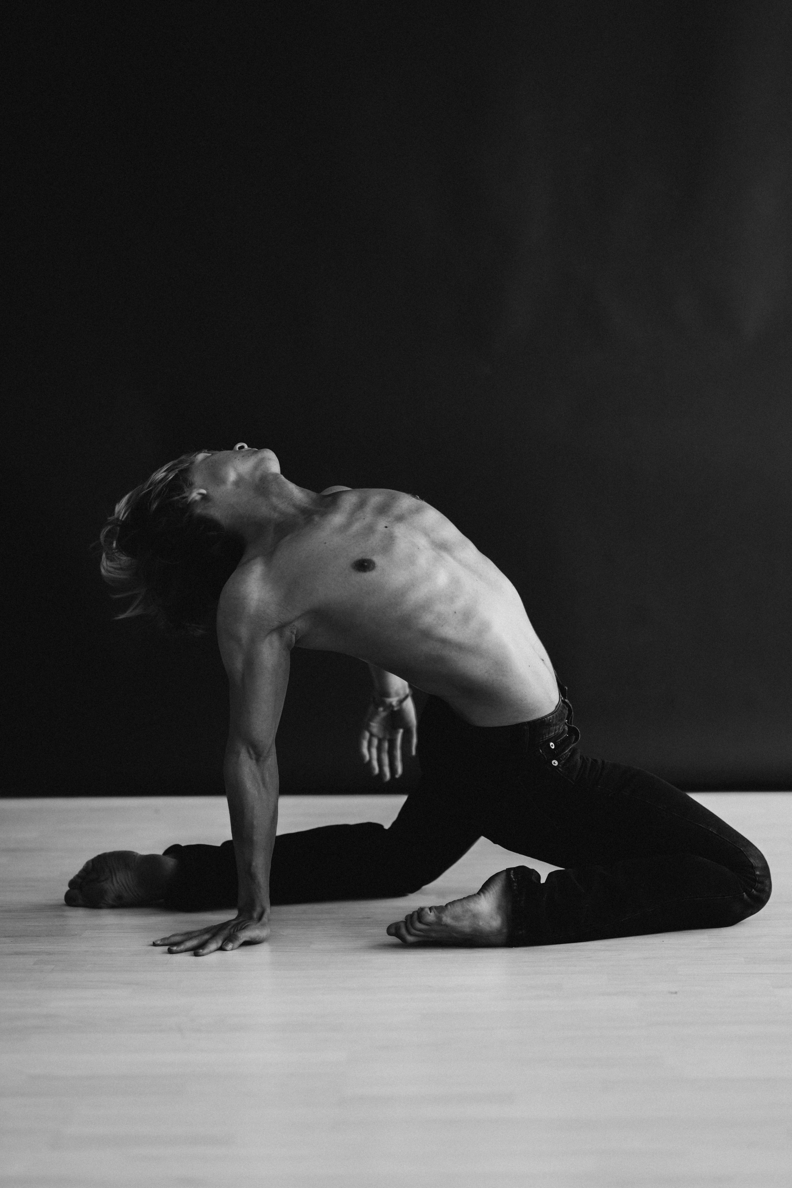 DANCERS. Victoria Olonen – Cinematic Portrait Artist | Helsinki & Europe