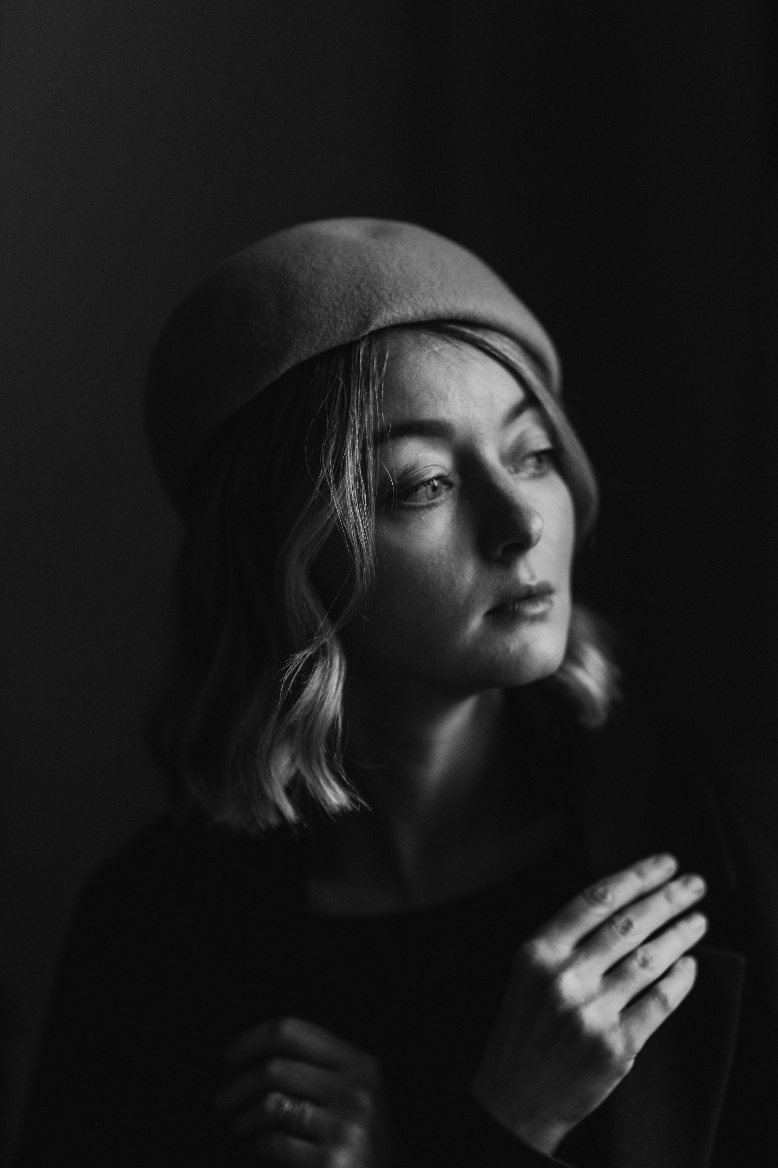 Woman phoshoot. Wedding and potrait photographer in Helsinki Vickan O