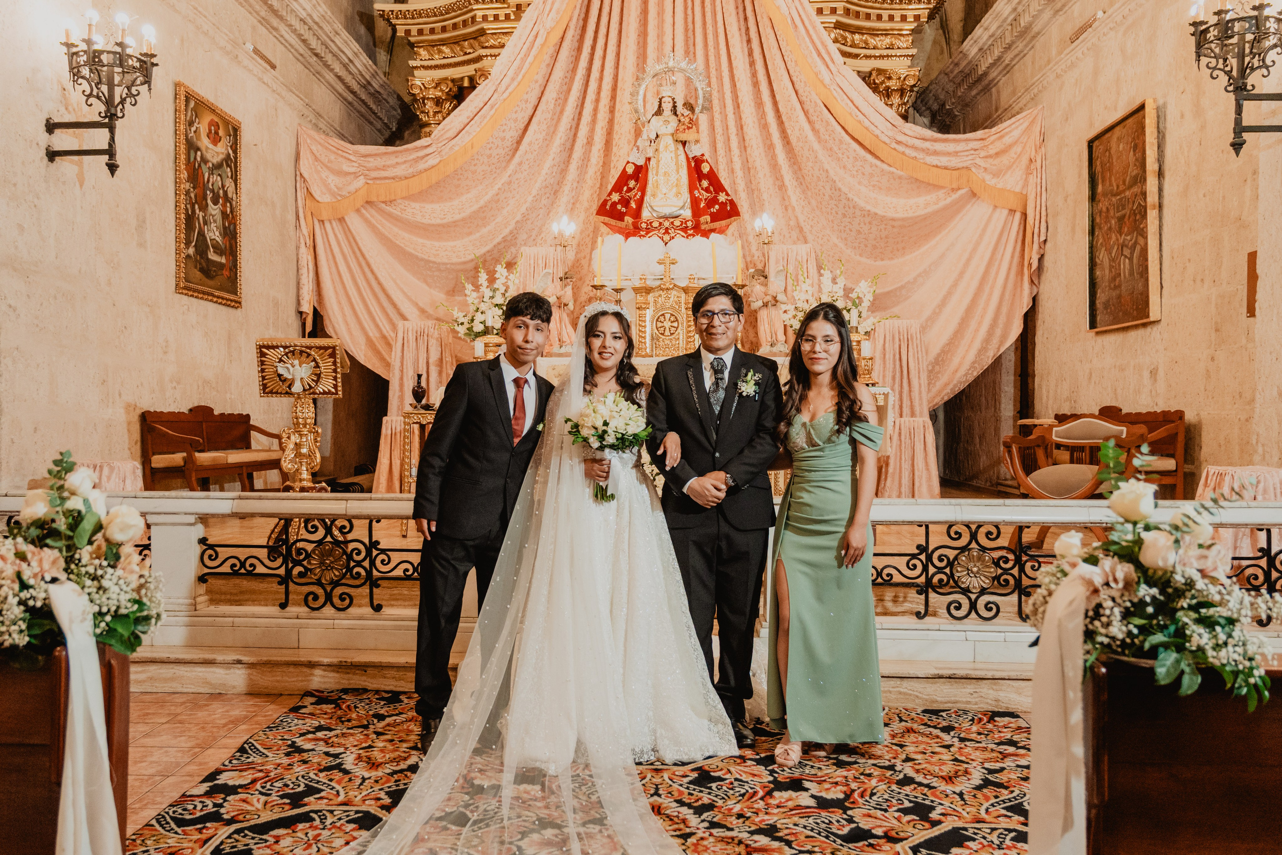 FERNANDO + MARIBEL | BODA RELIGIOSA. Studio KVTA | Fotografía y Video de Bodas en Arequipa