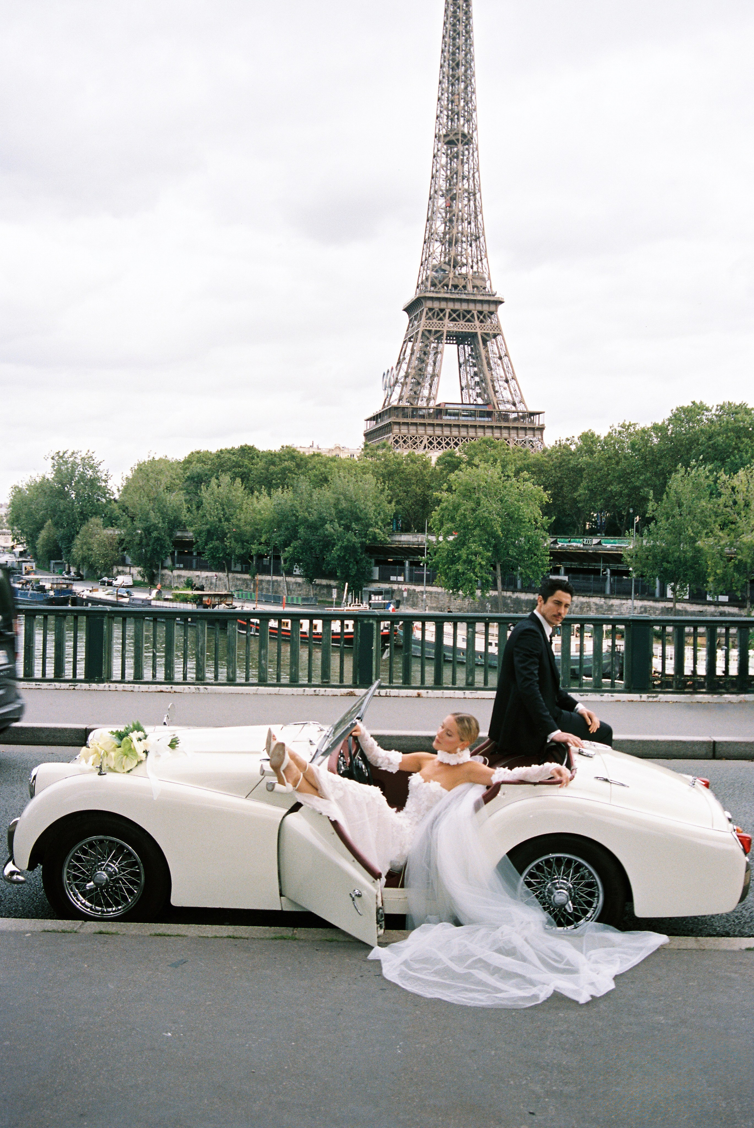 Romantic Photoshoot in Paris — Paris, the City of Love
