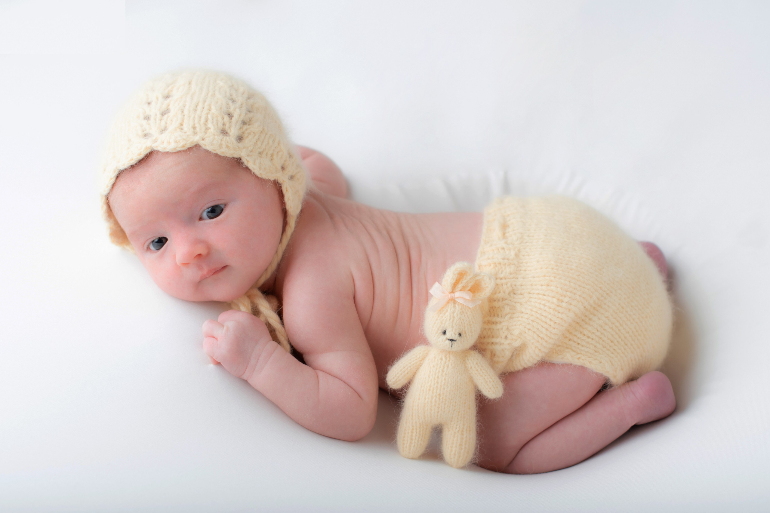 Nouveau-né. Photographe grossesse et nouveau-né a La Ciotat