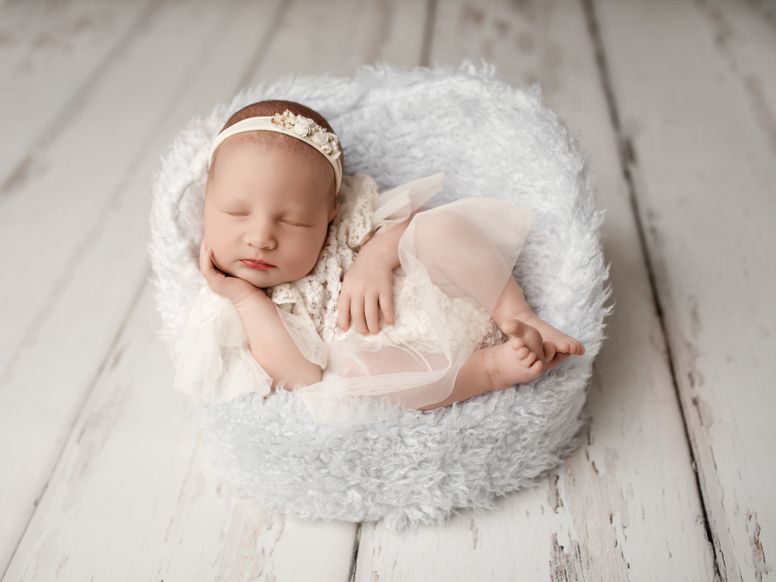 Esu Aleksandra naujagimių ir kudikių fotografė iš Vilniaus