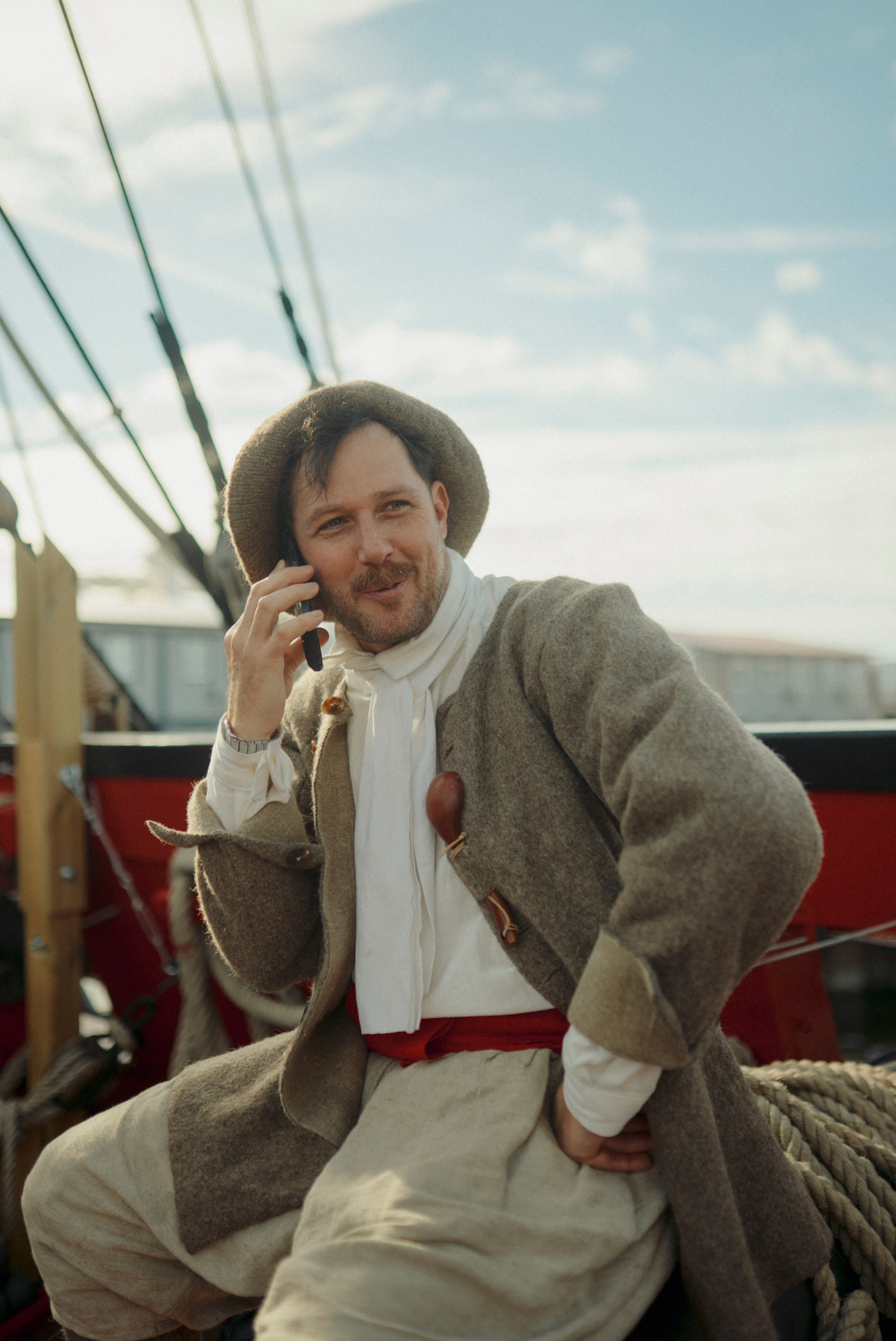 2025. Стрит-фотография, полная абсурда, идиотизма и красоты