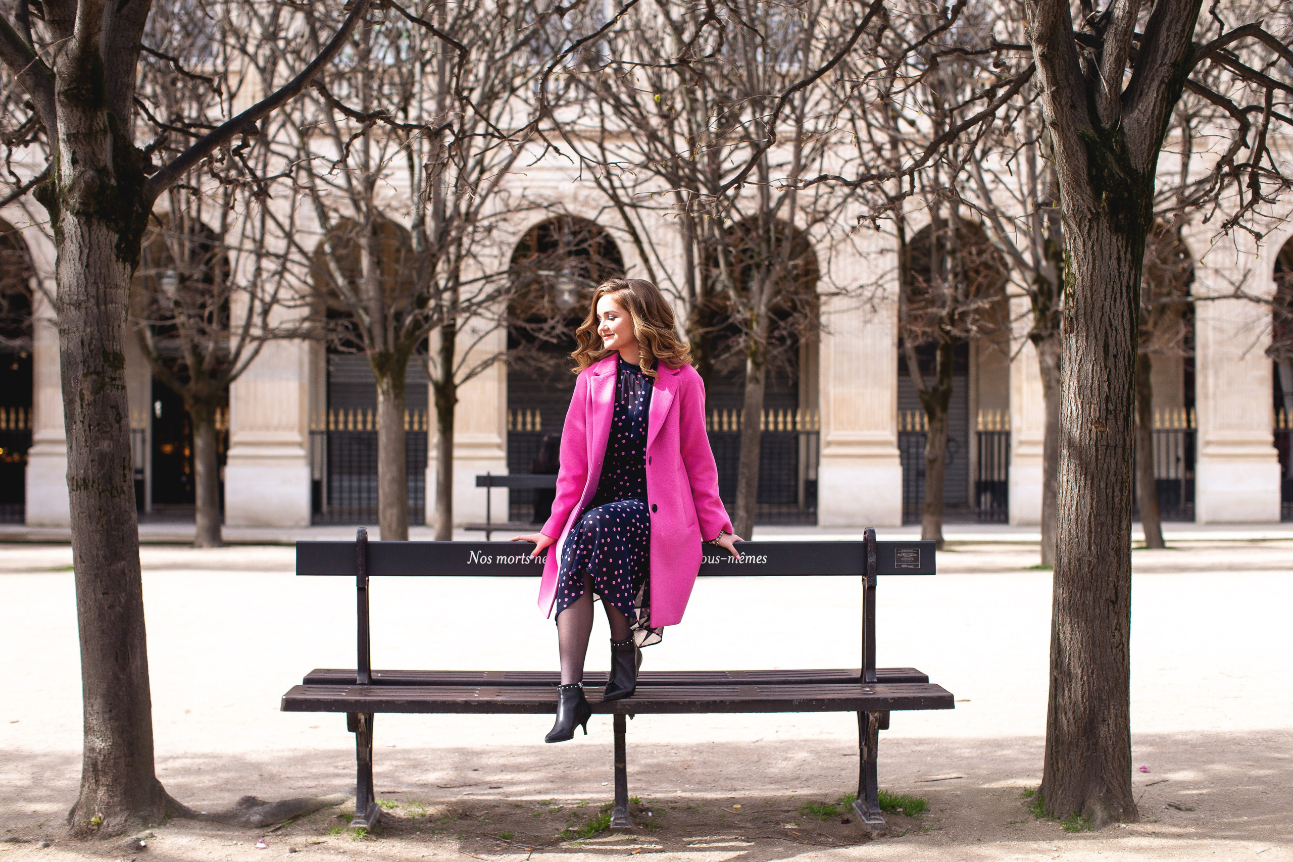 Emily in Paris Photoshoot in Paris 2026. Photographe à Paris