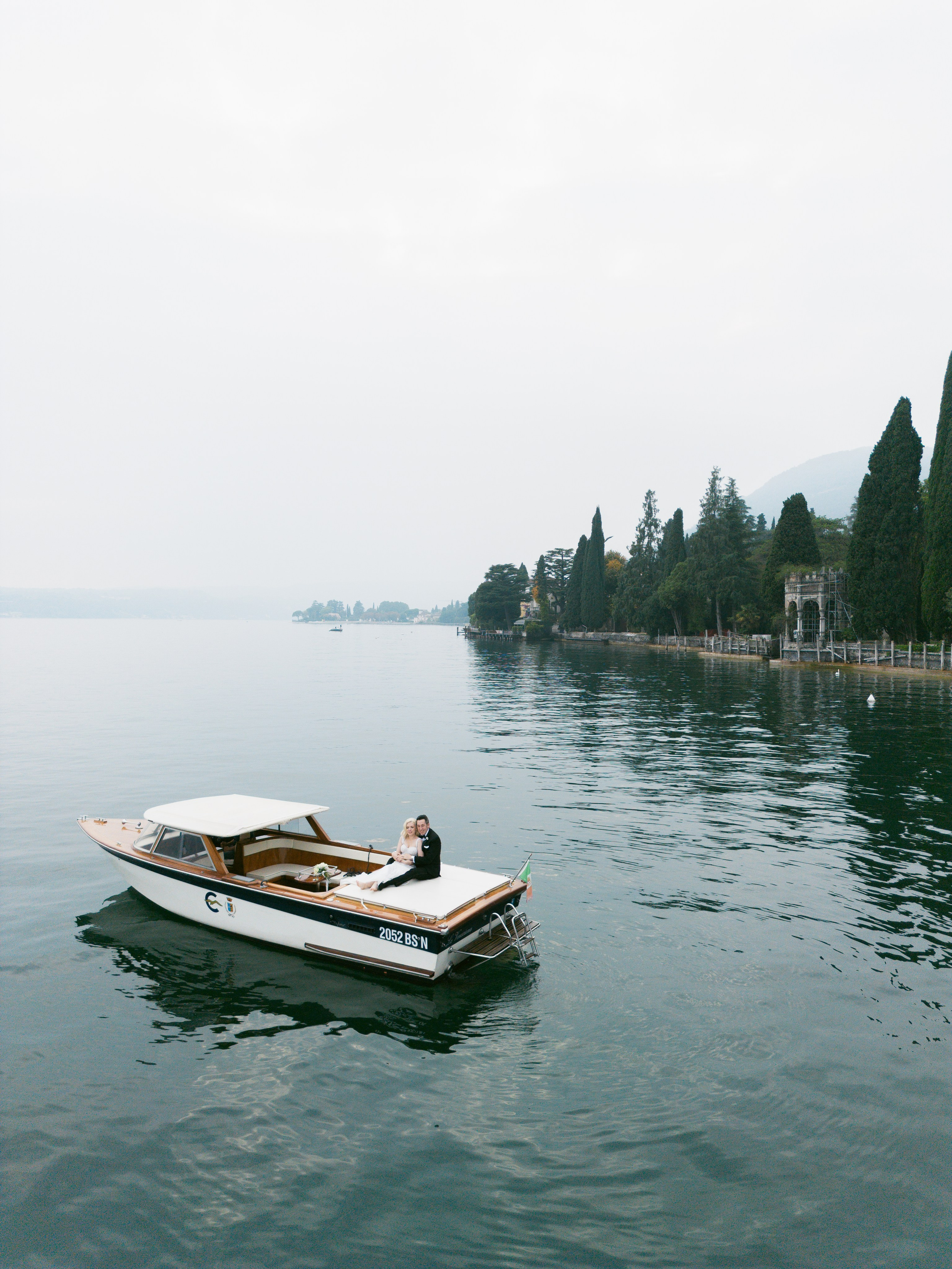 LINDSEY AND ROBERT _LAKE GARDA. PHOTOGRAPHER IN ITALY