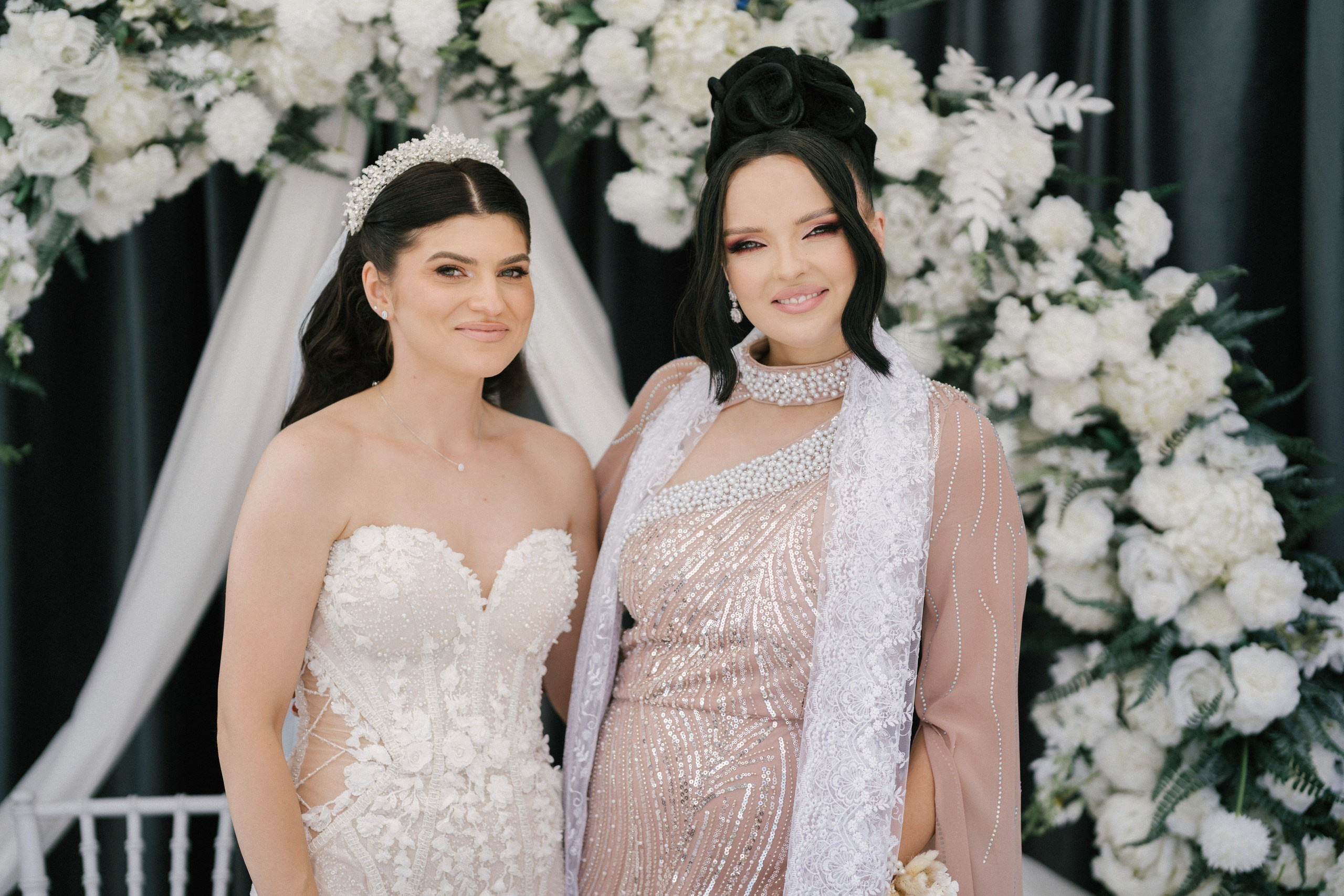 1. Mireasa Adriana în timpul pregătirilor de nuntă în Tudora Botoșani2. Costumul mirelui Ionuț fotografiat artistic în ziua nunții3. Prietenii mirelui la tradițiile de nuntă în Tudora4. Bărbieritul mirelui în cadrul obiceiurilor tradiționale de nuntă5. Fotografii de familie la biserică în ziua nunții6. Portret de familie cu mirii și copilul lor la nunta din Botoșani7. Primul dans al mirilor la Mariage Dor Baisa Botoșani8. Decor elegant de nuntă la Mariage Dor Baisa9. Emoții și tradiții la nunta din Tudora județul Botoșani10. Fotograf profesionist de nuntă în Botoșani surprinzând momente autentice - otograf-nunta-botosanifotograf-evenimente-botosanifotograf-profesionist-botosanifotograf-nunta-tudoranunta-tudora-botosanisedinta-foto-nunta-botosanipoze-nunta-botosanifotografii-nunta-tudorafotograf-cununie-religioasa-botosanibiserica-sfintii-imparati-constantin-si-elena-tudoramariage-dor-baisa-botosanirestaurant-nunta-botosanidansul-mirilor-mariage-dorpregatiri-mire-botosanipregatiri-mireasa-botosanitraditii-nunta-moldovaobiceiuri-nunta-tudorafotograf-familie-nunta-botosaniportret-miri-botosanigalerie-foto-nunta-botosanialbum-foto-nunta-botosaninunta-eleganta-botosaninunta-cu-traditii-botosanifotograf-premium-nunta-botosaniservicii-foto-video-botosanipoveste-de-nunta-botosanifotograf-documentar-nuntafotograf-natural-emotionalmiri-ionut-si-adriananunta-autentica-tudora -otograf-nunta-botosanifotograf-nunta-tudoranunta-tudora-botosanifotograf-evenimente-botosanifotograf-profesionist-botosaniservicii-foto-video-botosanigalerie-foto-nunta-botosanialbum-foto-nunta-botosani - nunta-autentica-botosaninunta-cu-traditii-botosanipoveste-de-nunta-botosanifotografii-emotionante-nuntamomente-autentice-nuntafotografie-documentara-nuntafotograf-natural-nunta- pregatiri-miri-tudorabiserica-tudora-botosanicununie-religioasa-tudoramariage-dor-baisa-botosanipetrecere-nunta-botosanivalsul-mirilor-botosani - alino-foto-studio-botosaniionut-si-adriana-nunta-tudorafotograf-alin-chirila-botosani