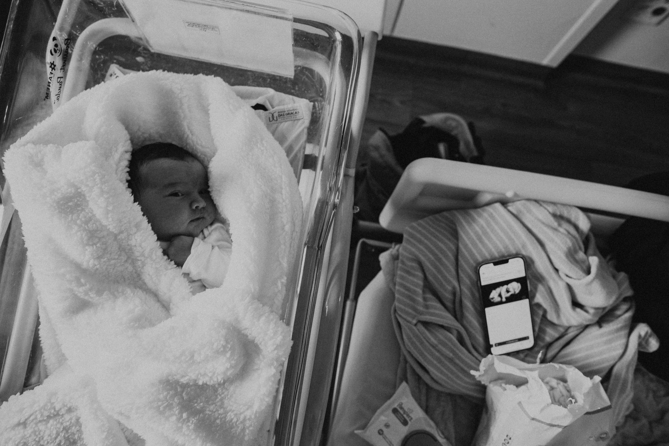 1 day before & after Helen’s Birth. Fotografa documental de familia e nascimento em Florianópolis SC Daria Ermolaev