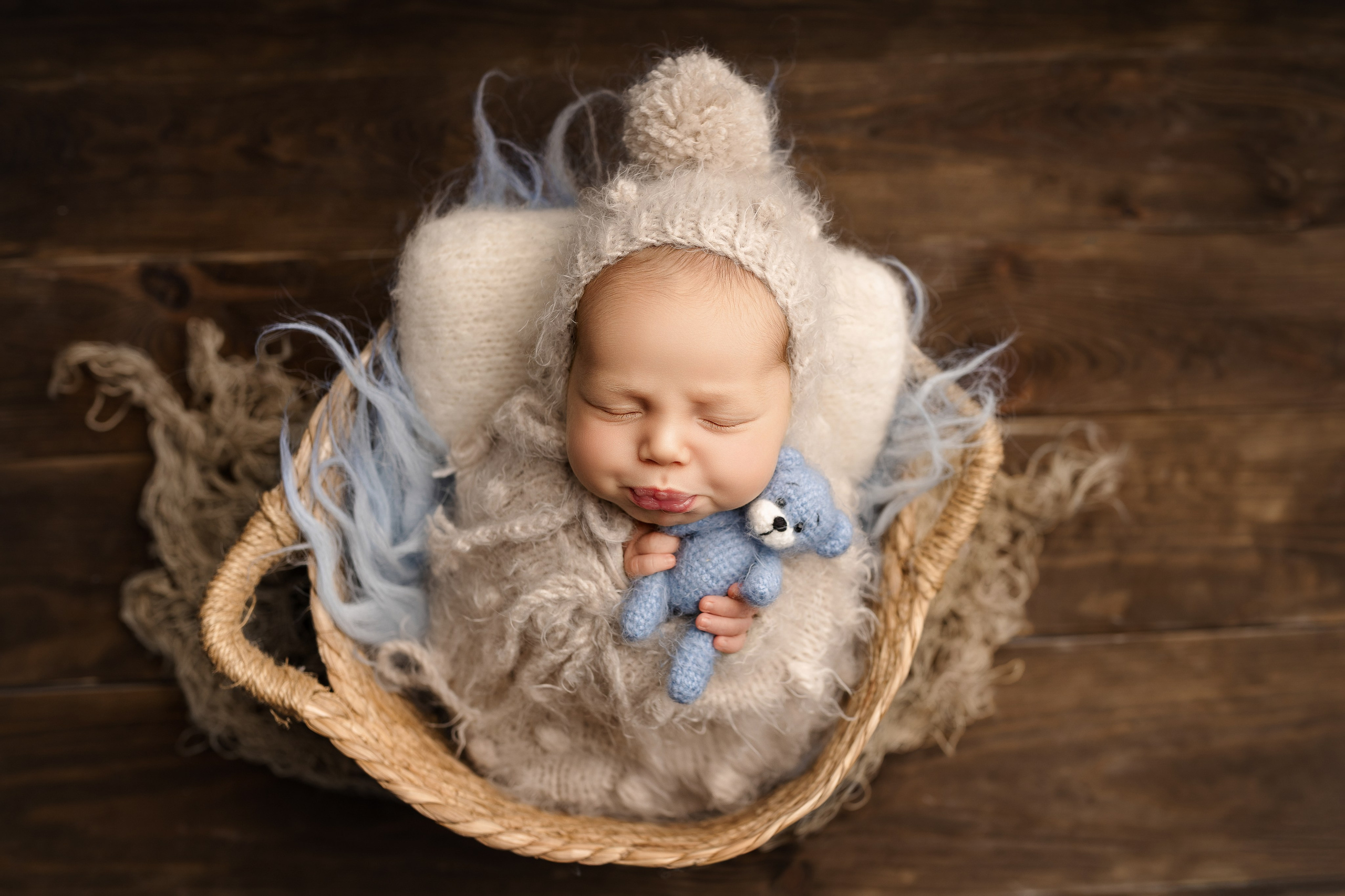 Esu Aleksandra naujagimių ir kudikių fotografė iš Vilniaus