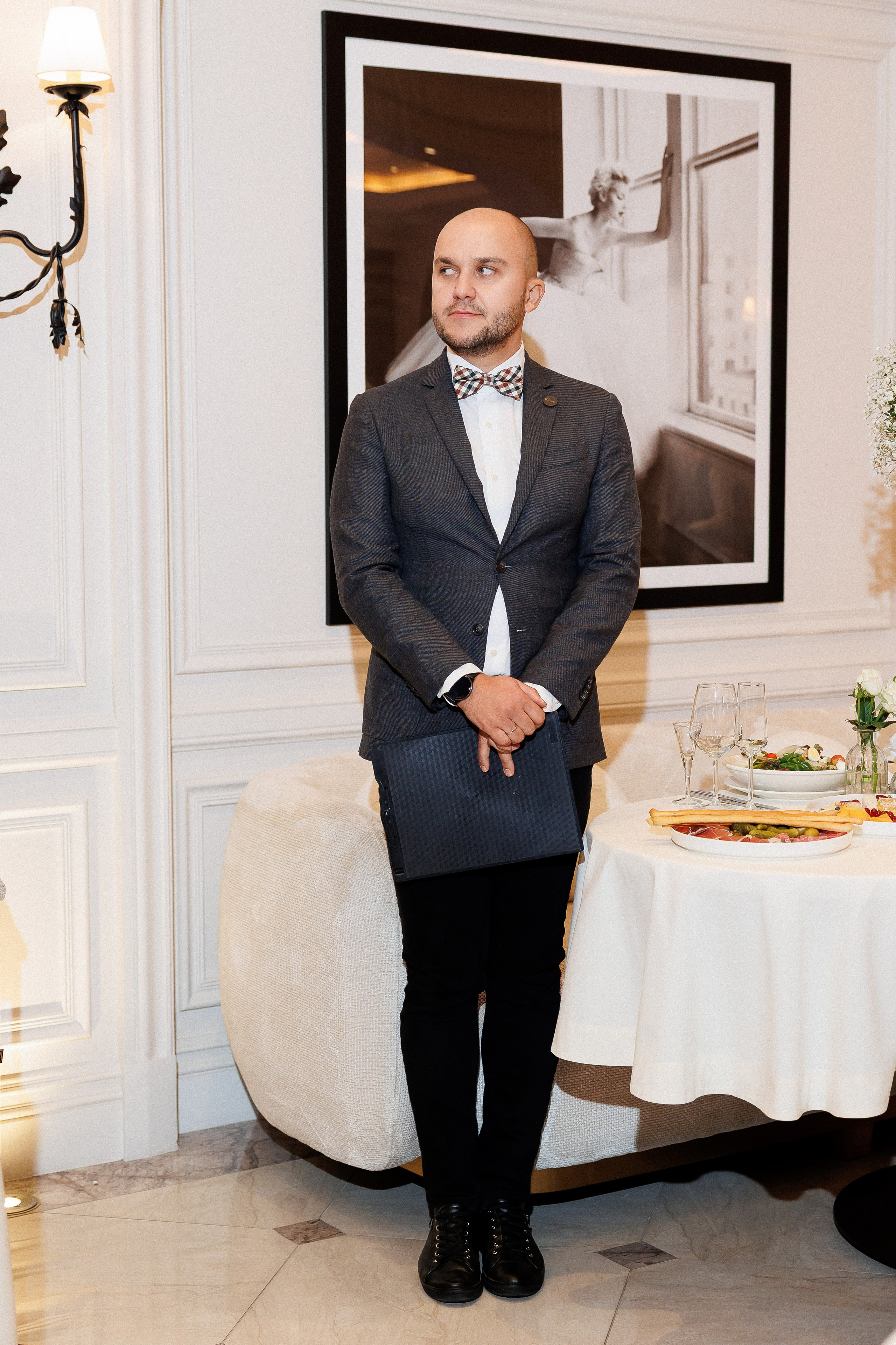 Serghei & Erica — Queen Residence. Servicii Foto și Video 067188353