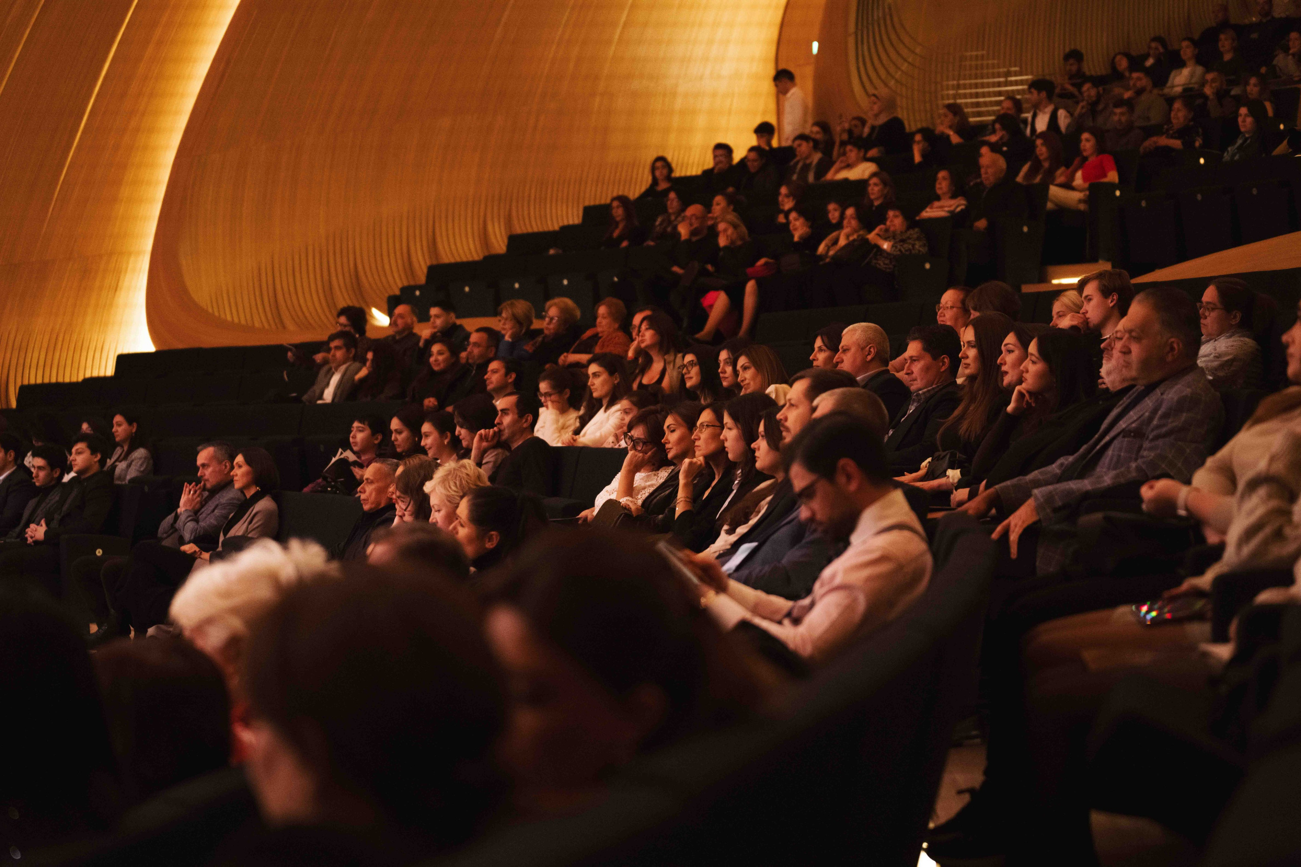 The Tchaikovsky Academic Grand Symphony Orchestra in Baku. Wedding&Event photographer Ismail Rzayev in Baku