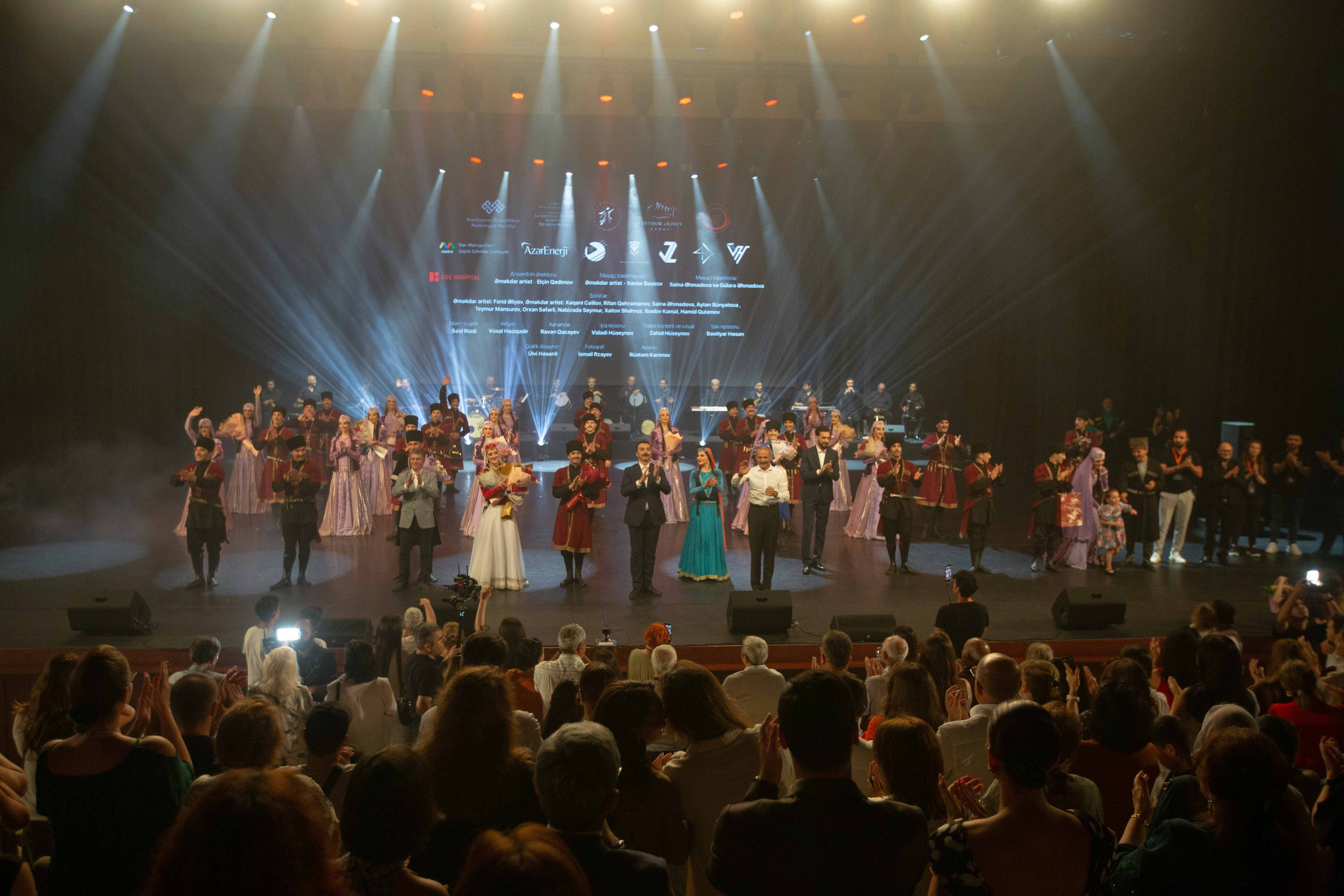 STATE DANCE ENSEMBLE. Wedding&Event photographer Ismail Rzayev in Baku