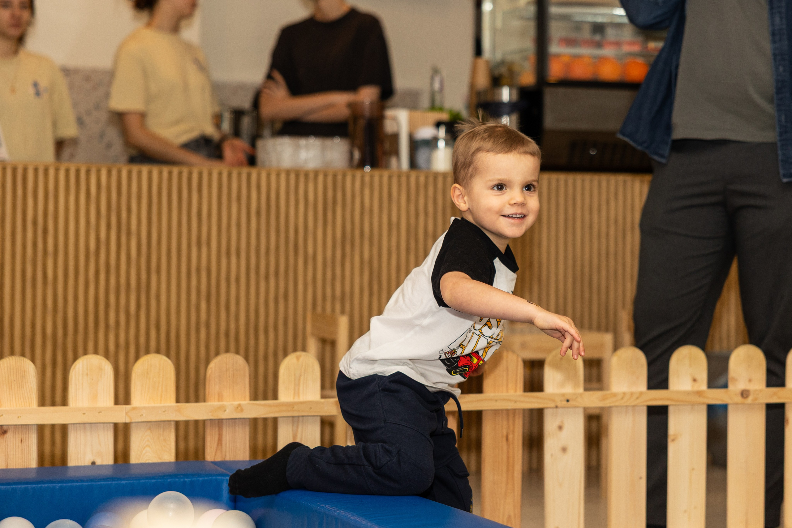 День рождения Артёма 24 января 2026 года. Семейный и детский фотограф в Варшаве Мила Бобровская