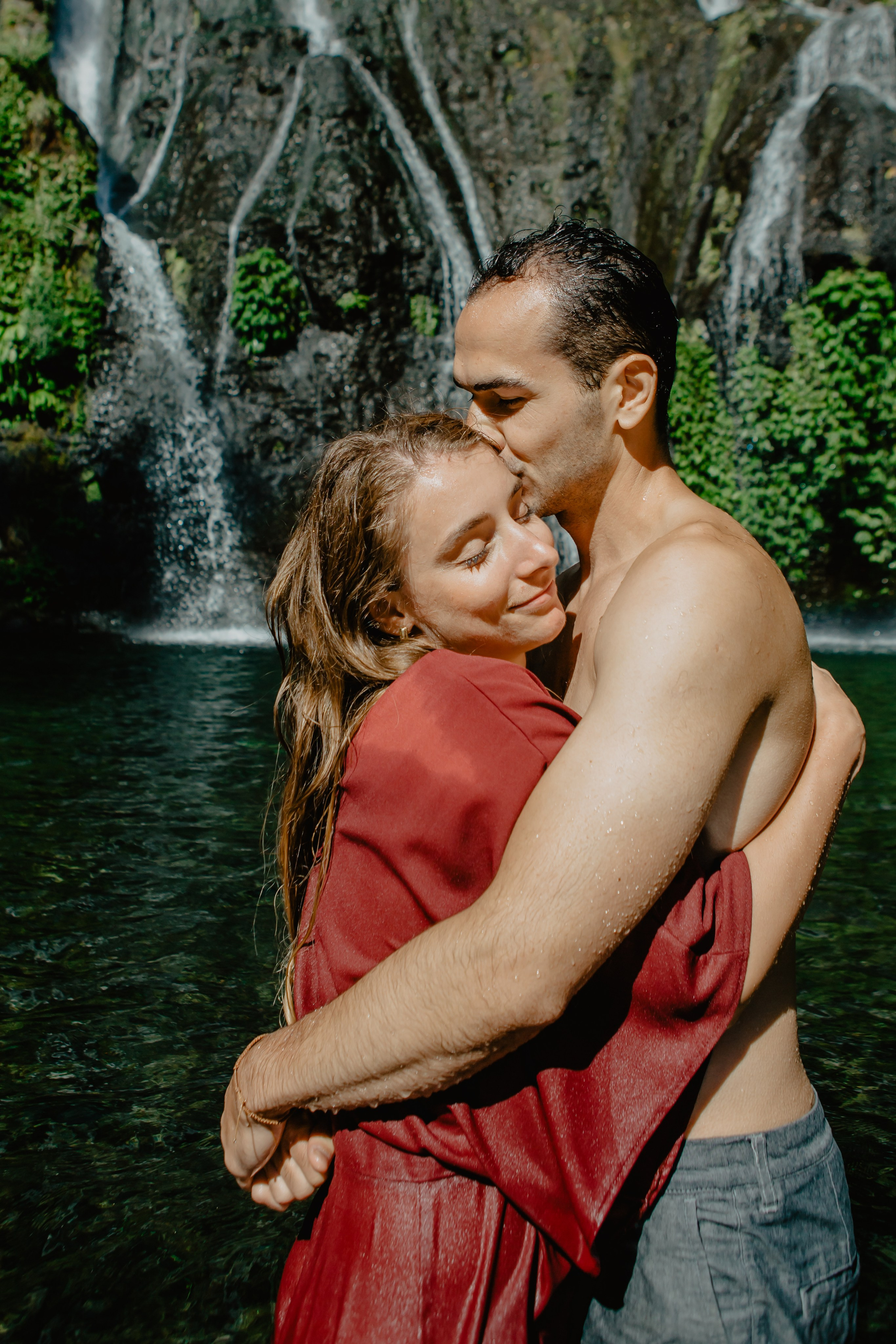 Honeymoon photo shoot in Bali. Female Photographer in Bali
