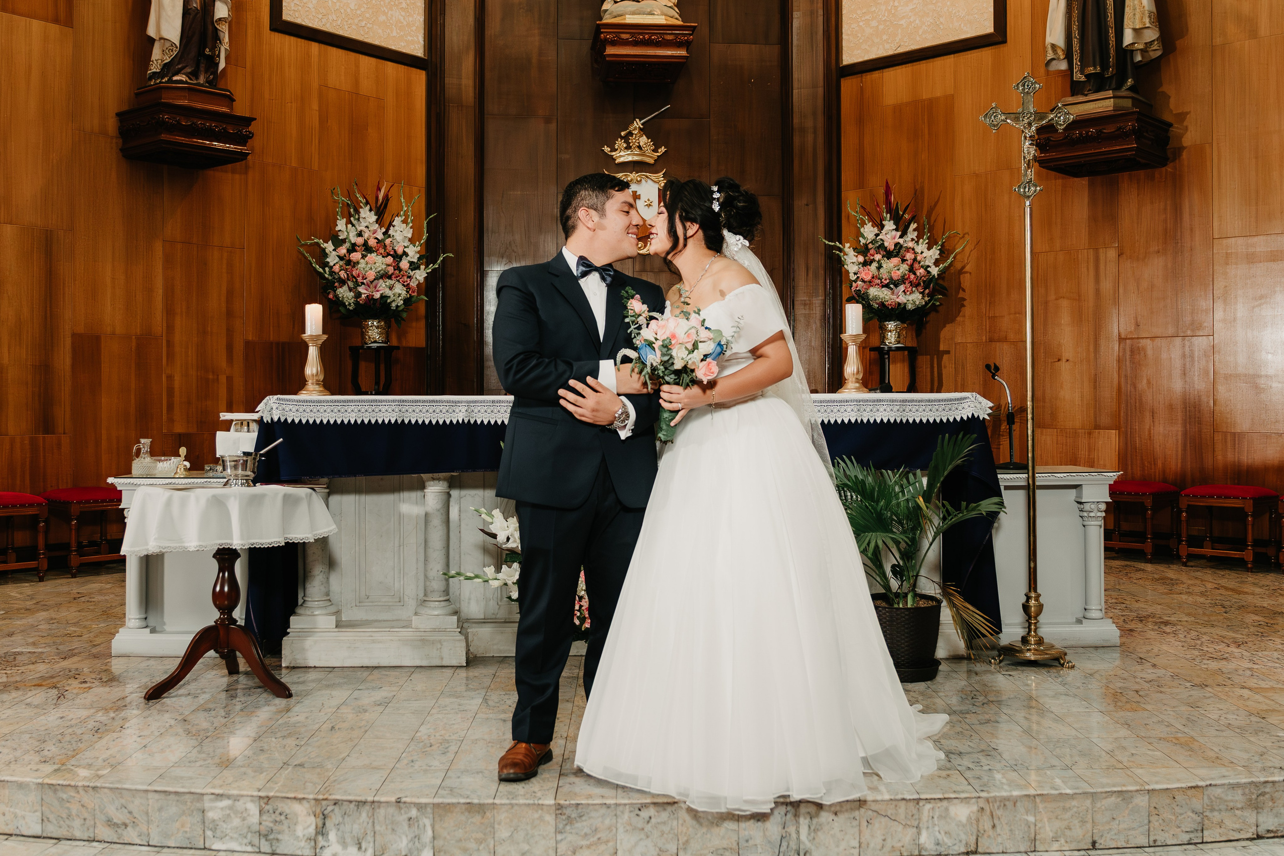 ALEJANDRA + RODRIGO BODA RELIGIOSA. Studio KVTA | Fotografía y Video de Bodas en Arequipa