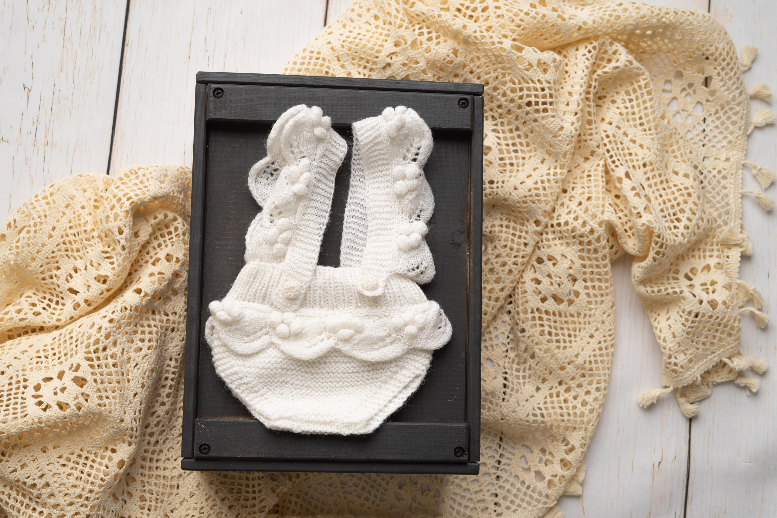 Outfits for Girls. Newborn Photographer and life casting in Dubai Dariya Saeed