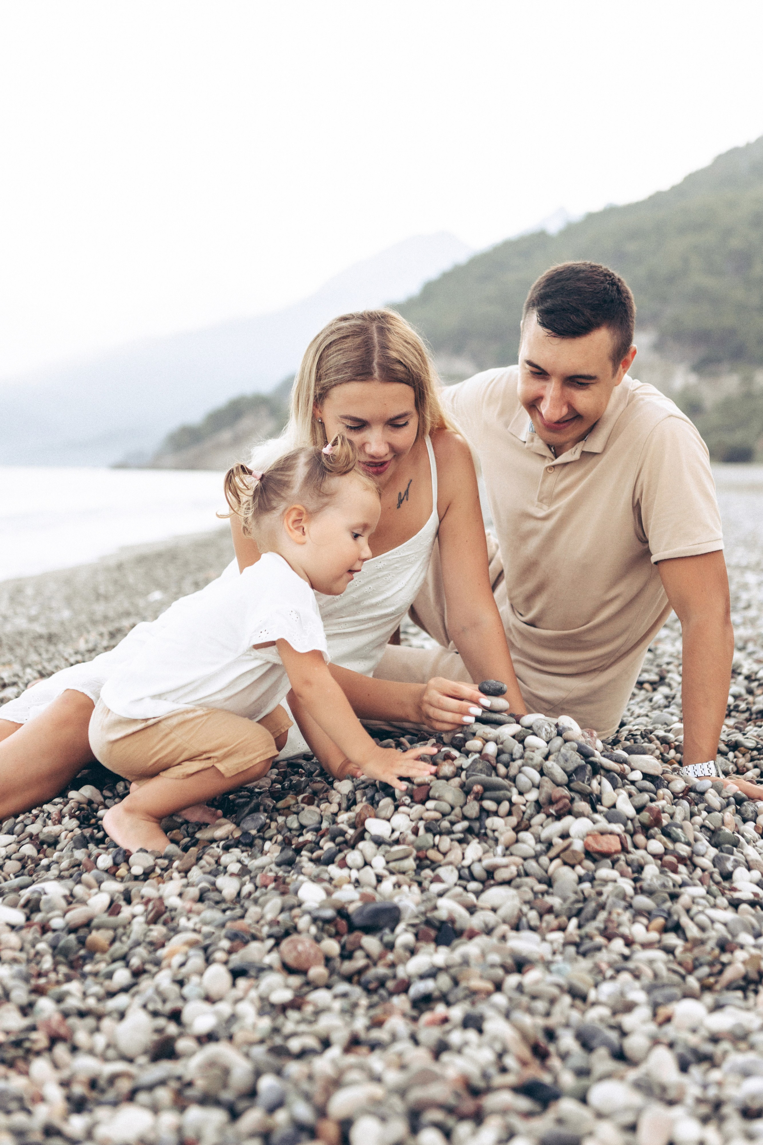 Семейная фотосессия на пляже Анталии. Фотограф в Анталии, Кемере и Белеке