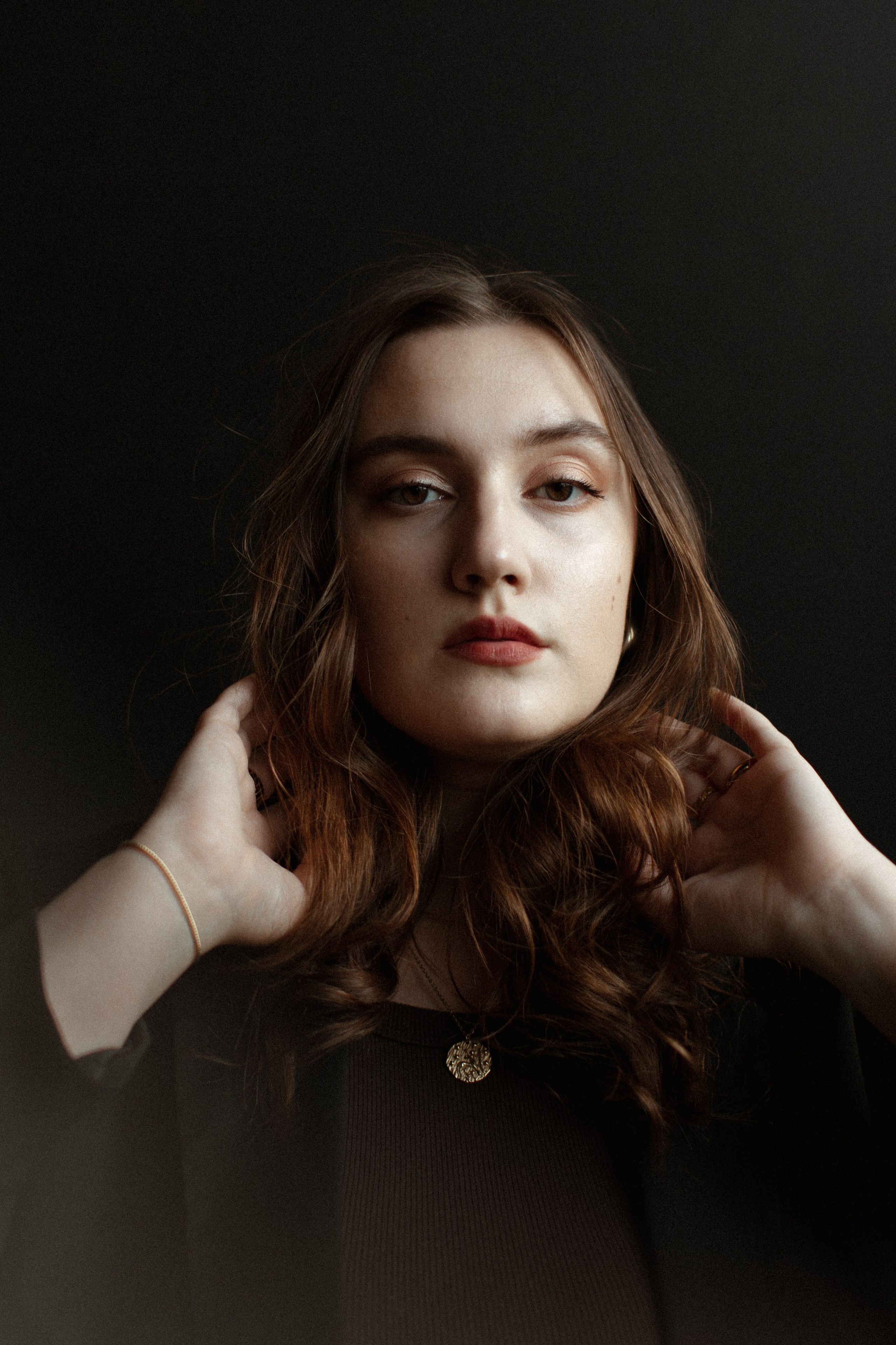 Anna. Anti-posing photoshoot. True self