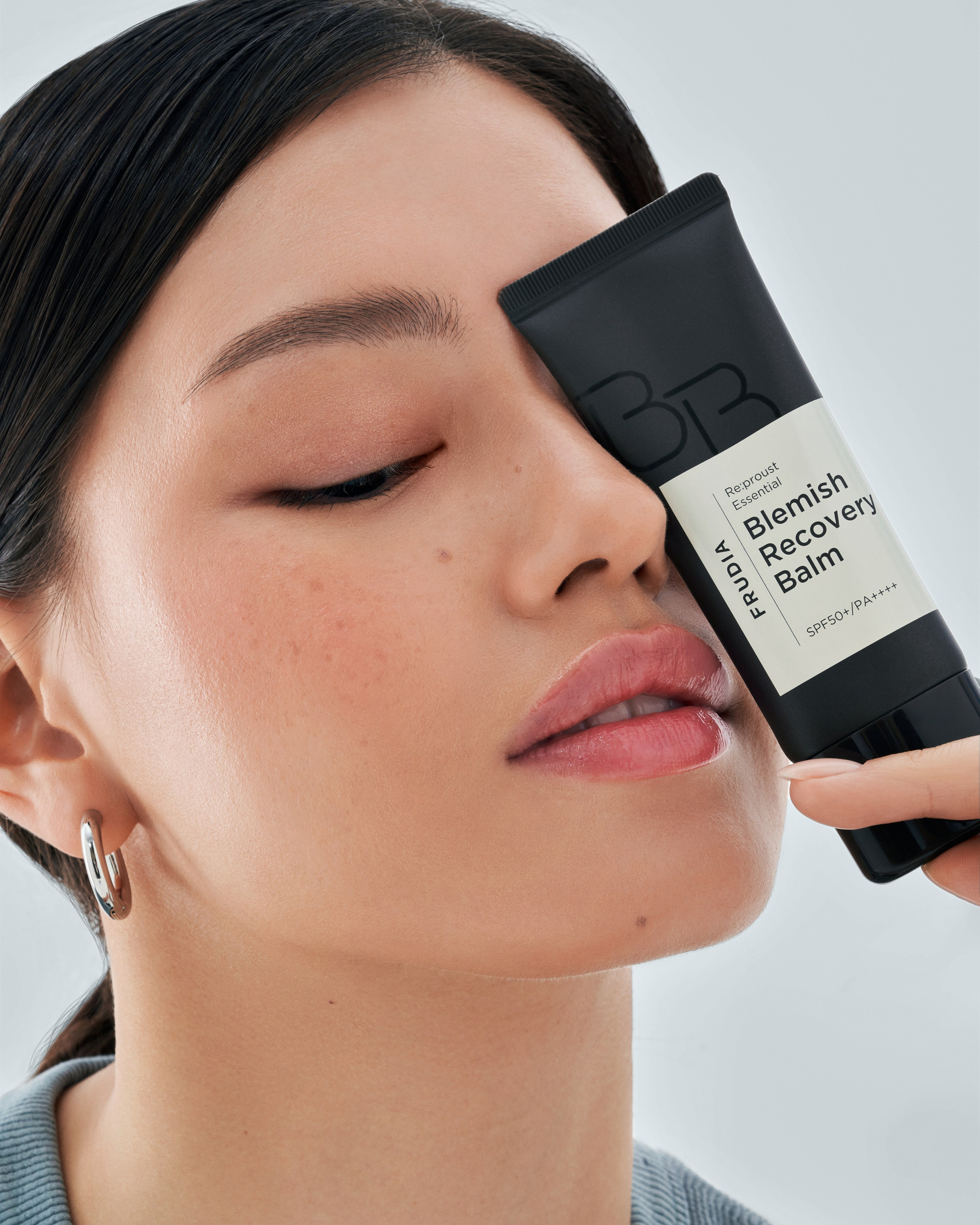 Frudia. Alina Efimova — Retoucher (Beauty, fashion and product)