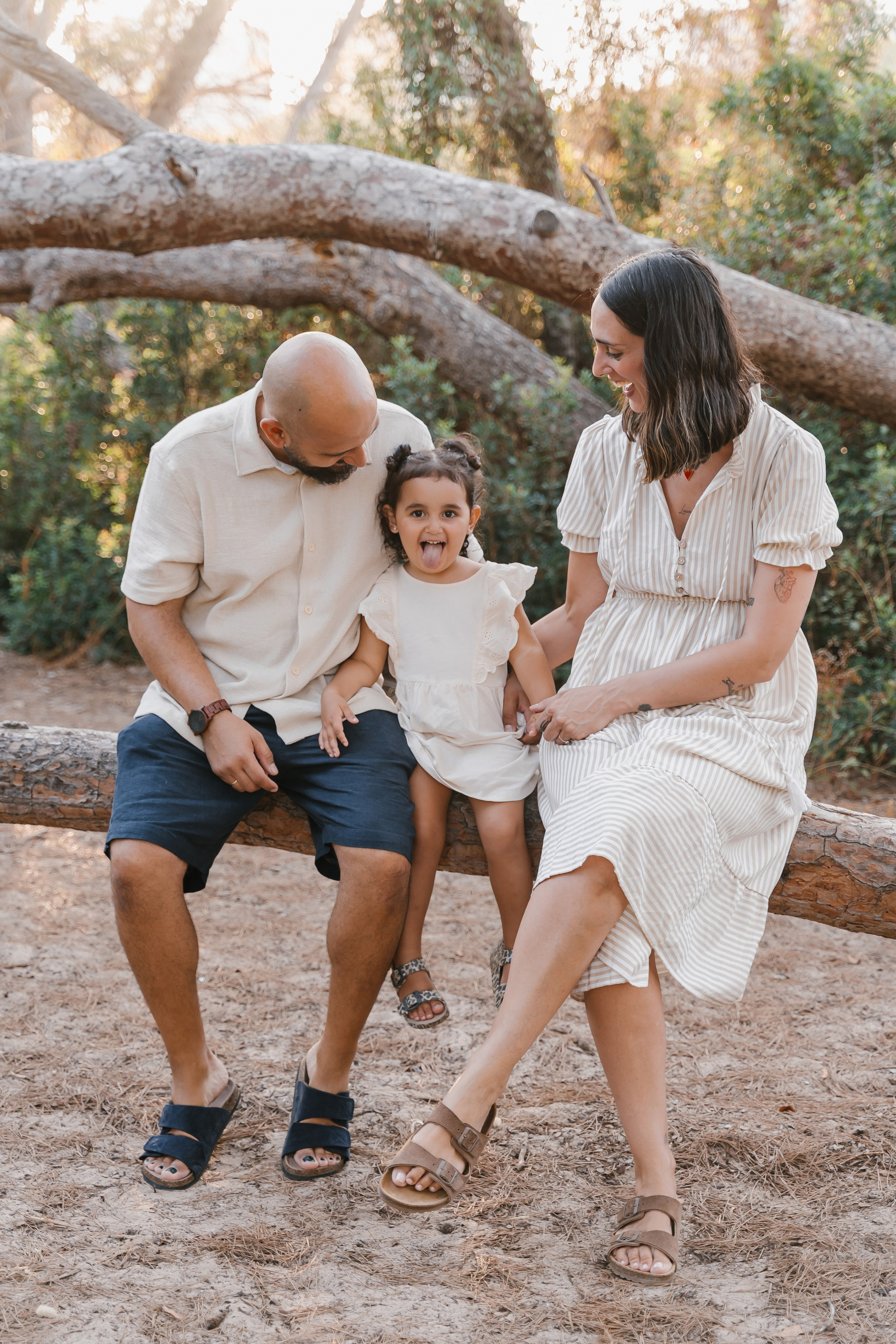 Rebeca, Roman y Laia. Fotógrafa de bodas y familias en España, Valencia: Nadia ProFoto