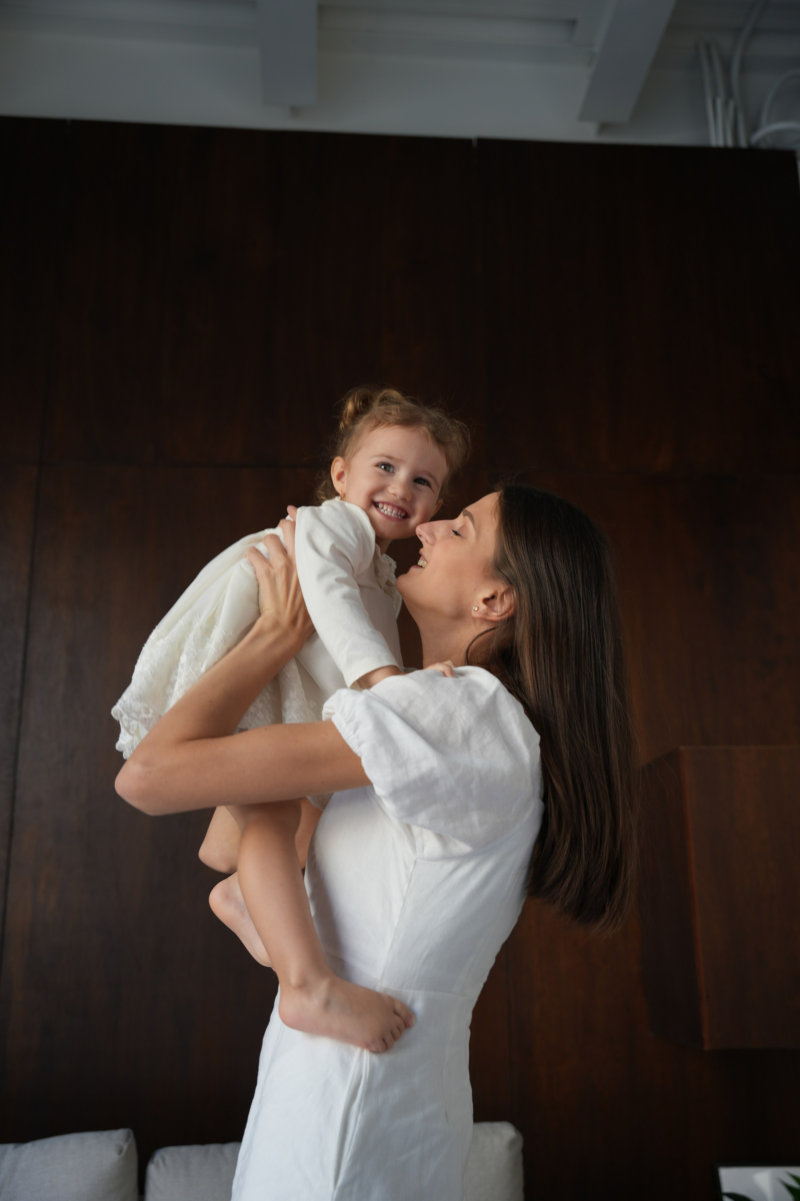 Ksenya and Stesha. Professional Photographer Abu Dhabi, Dubai — Yulia Ismoilova | 2025