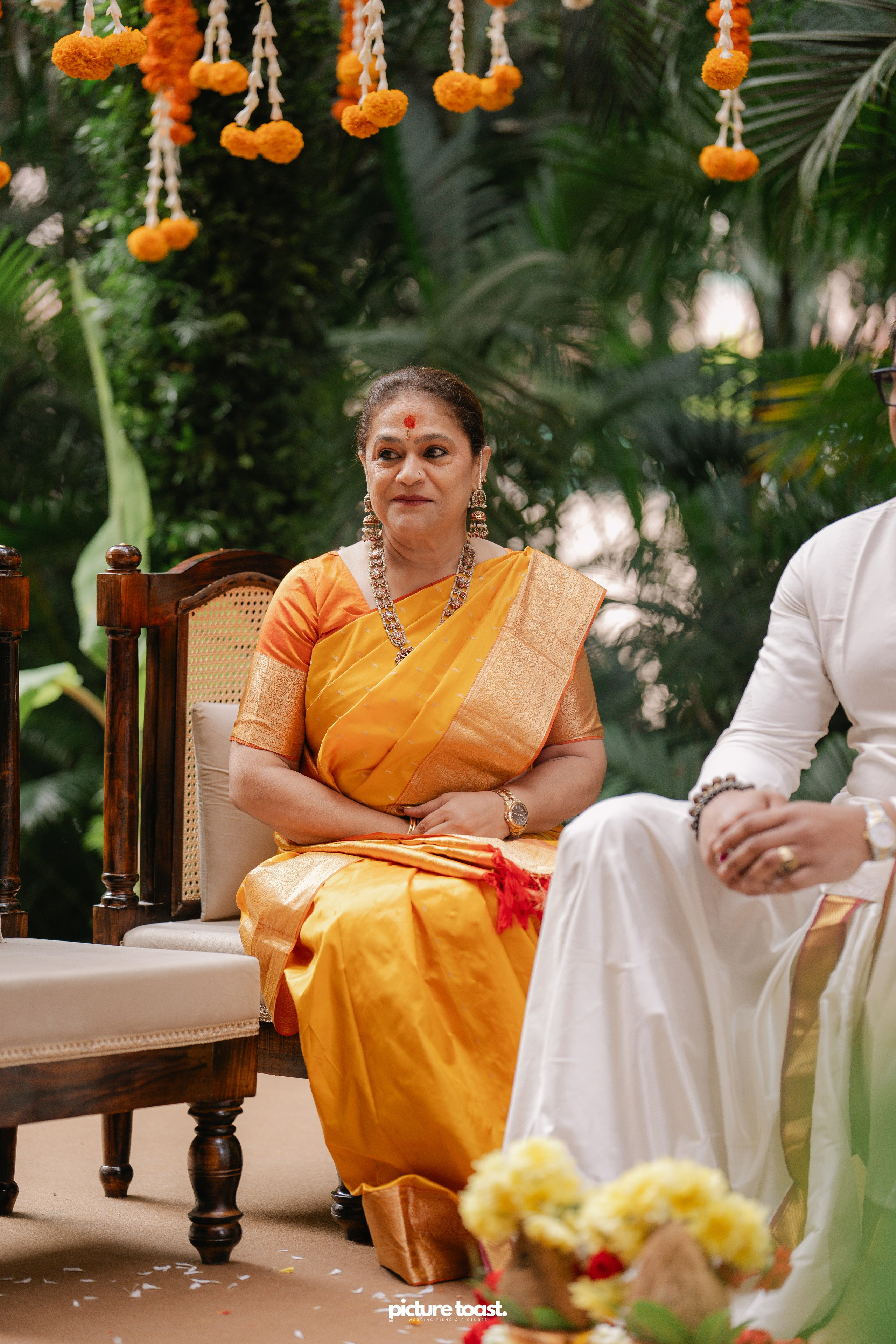 South Indian Wedding Ft. Aashna & Rajiv. Fine art Wedding Photographers in India & Canada