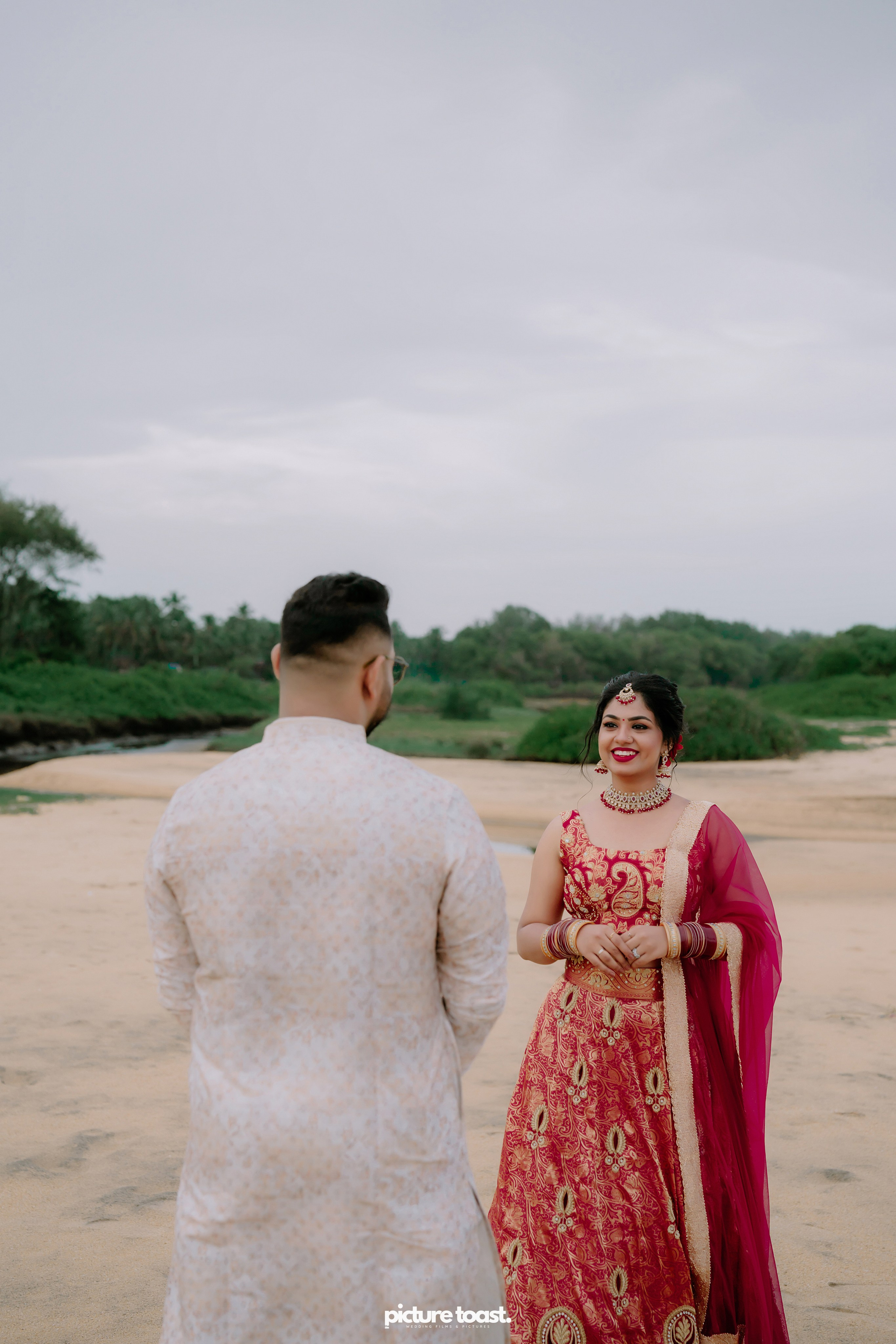 Beach Wedding! Ft. Malavika & Vishnu. Fine art Wedding Photographers in India & Canada