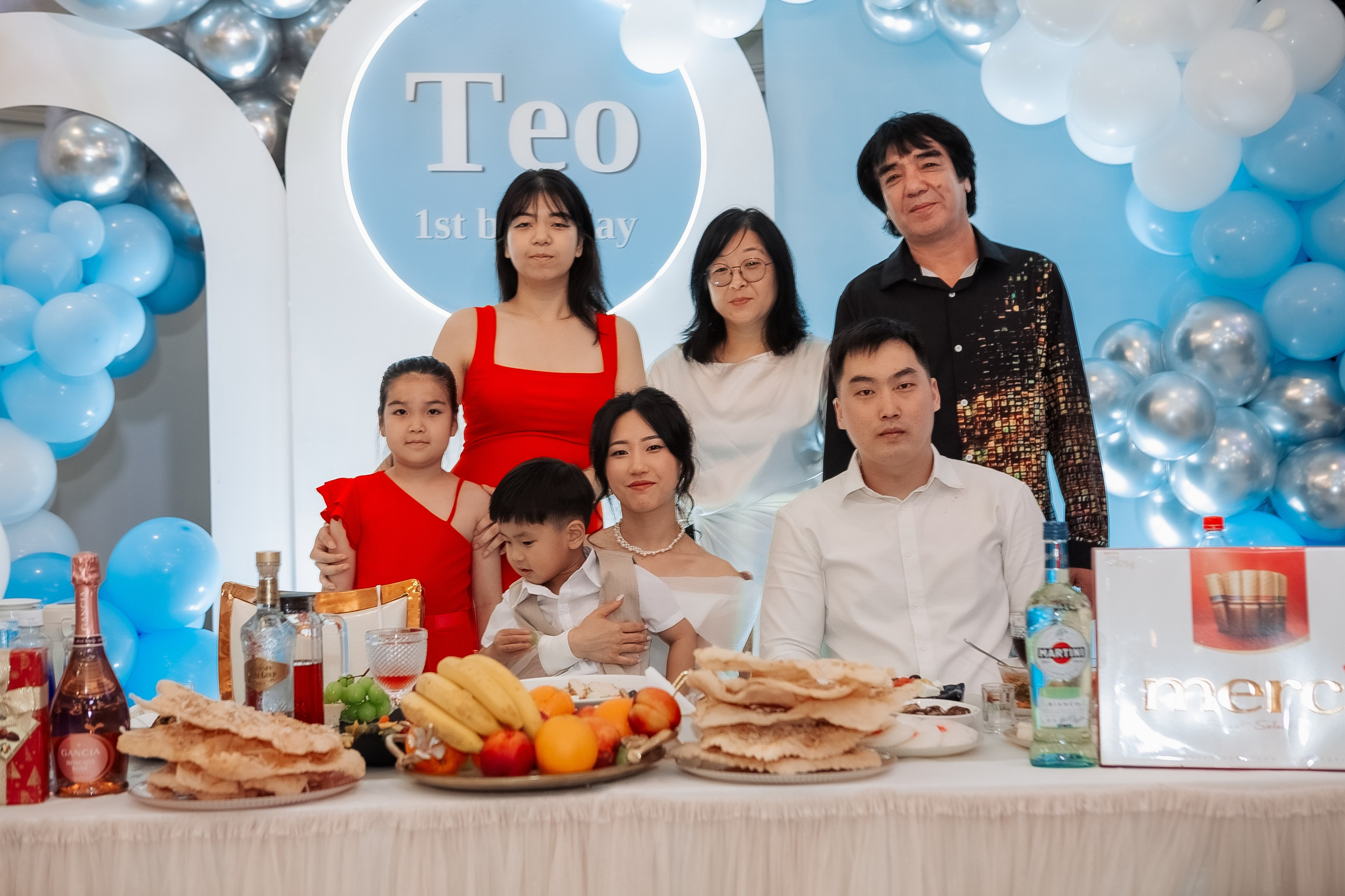 Тео дома и в ресторане. Фотограф беременности, ньюборн и годовасиков в Корее Жанна Хан