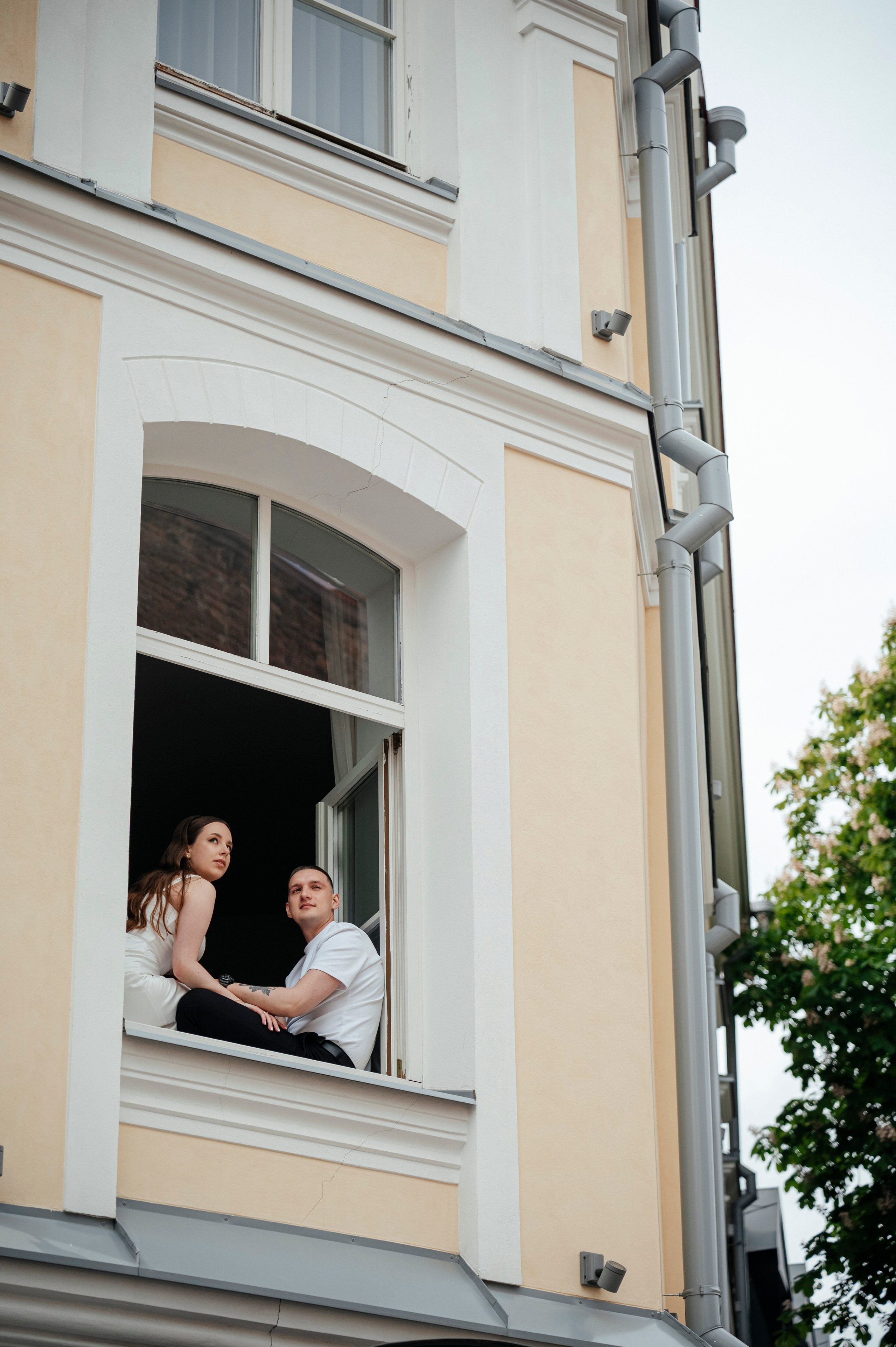 At the Old Hotel. Photographer Tallinn — Wedding | Family | Love Story