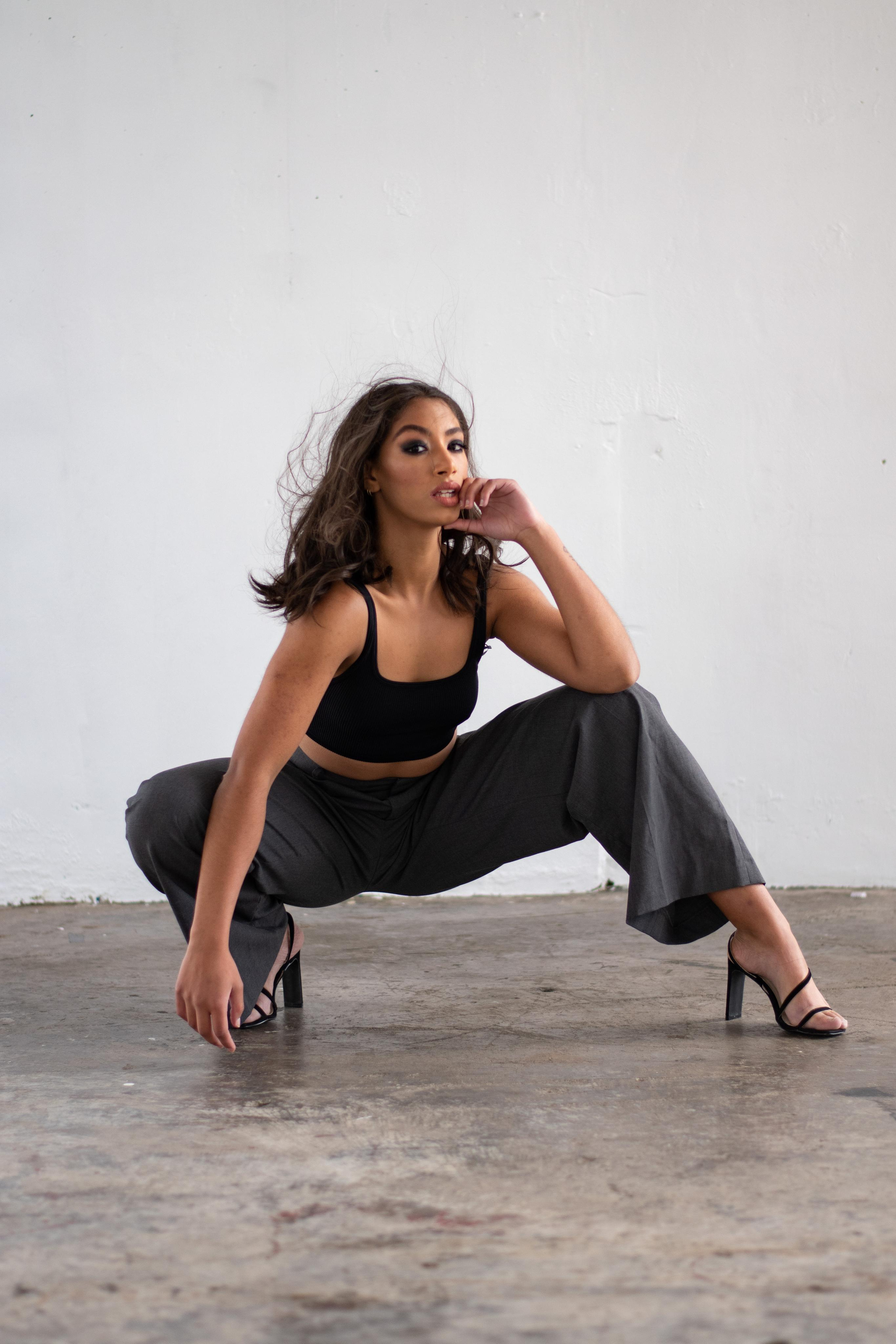 Nichola. LAURA ASAN PHOTOGRAPHY