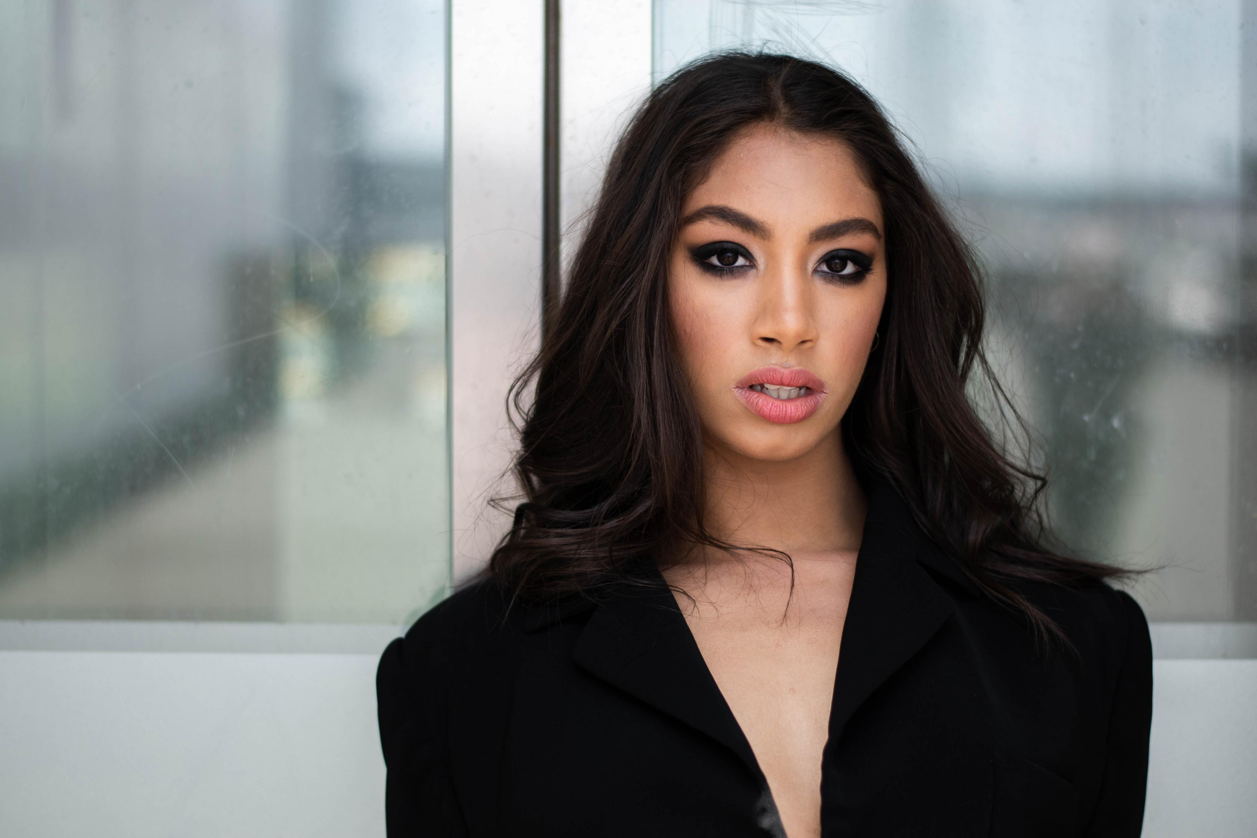 Nichola. LAURA ASAN PHOTOGRAPHY