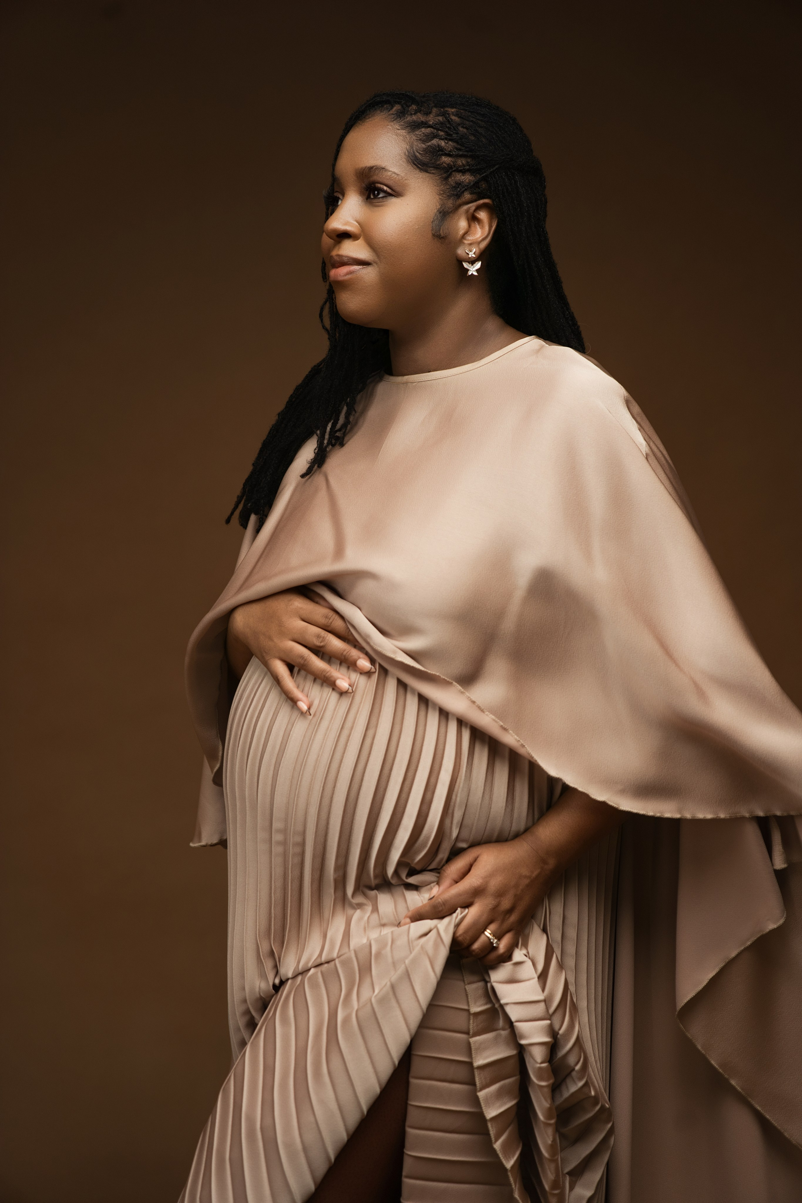 Connecticut Maternity Photographer · Portraits in the Old Masters Style