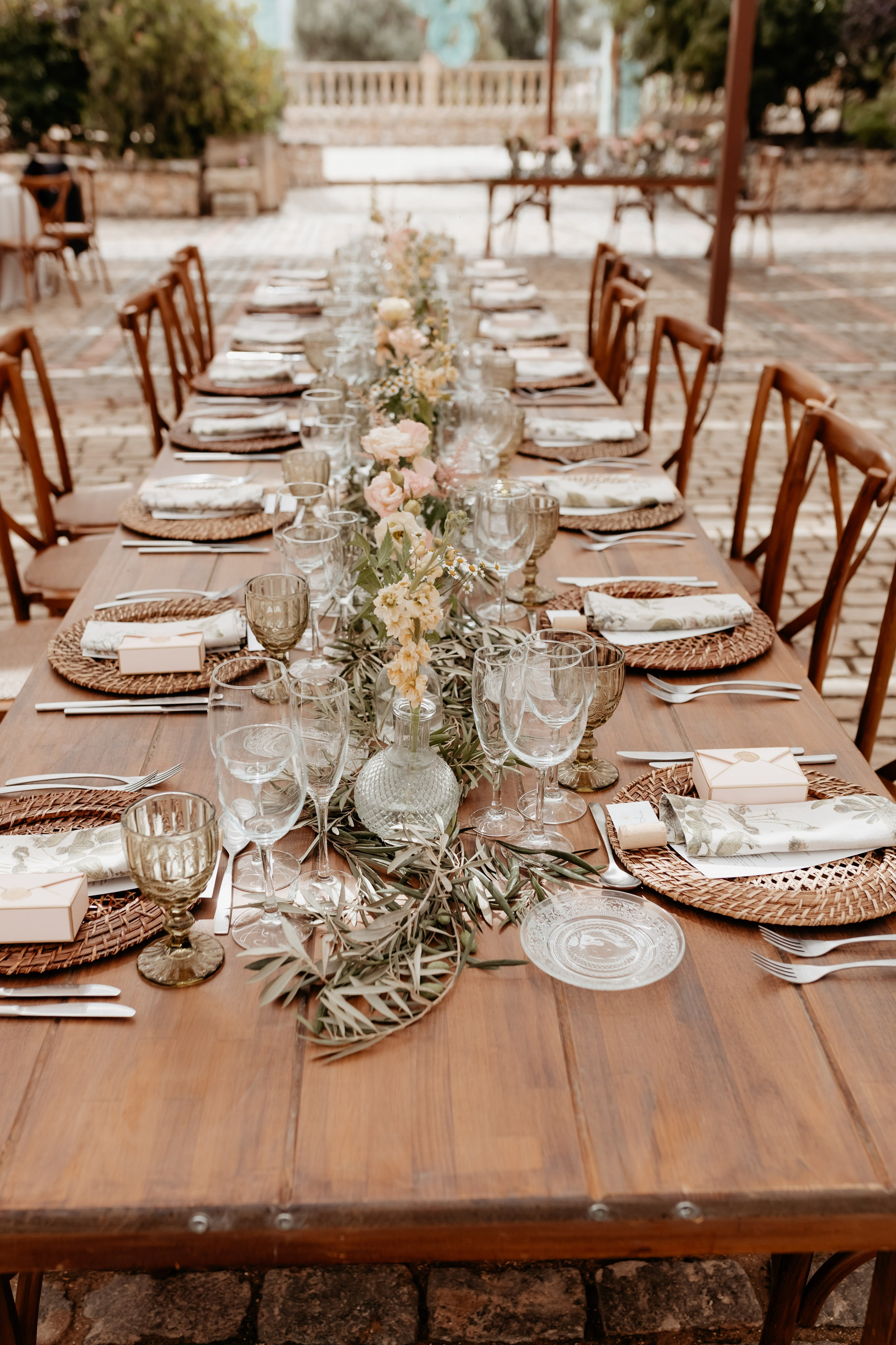 Boda en Bodegas Francisco Gómez Villena Inés y Alex - Ramoné Fotografía. Ramoné Fotografía · Fotógrafo de Bodas en Alicante, Murcia y Valencia | Reportaje Natural y Documental