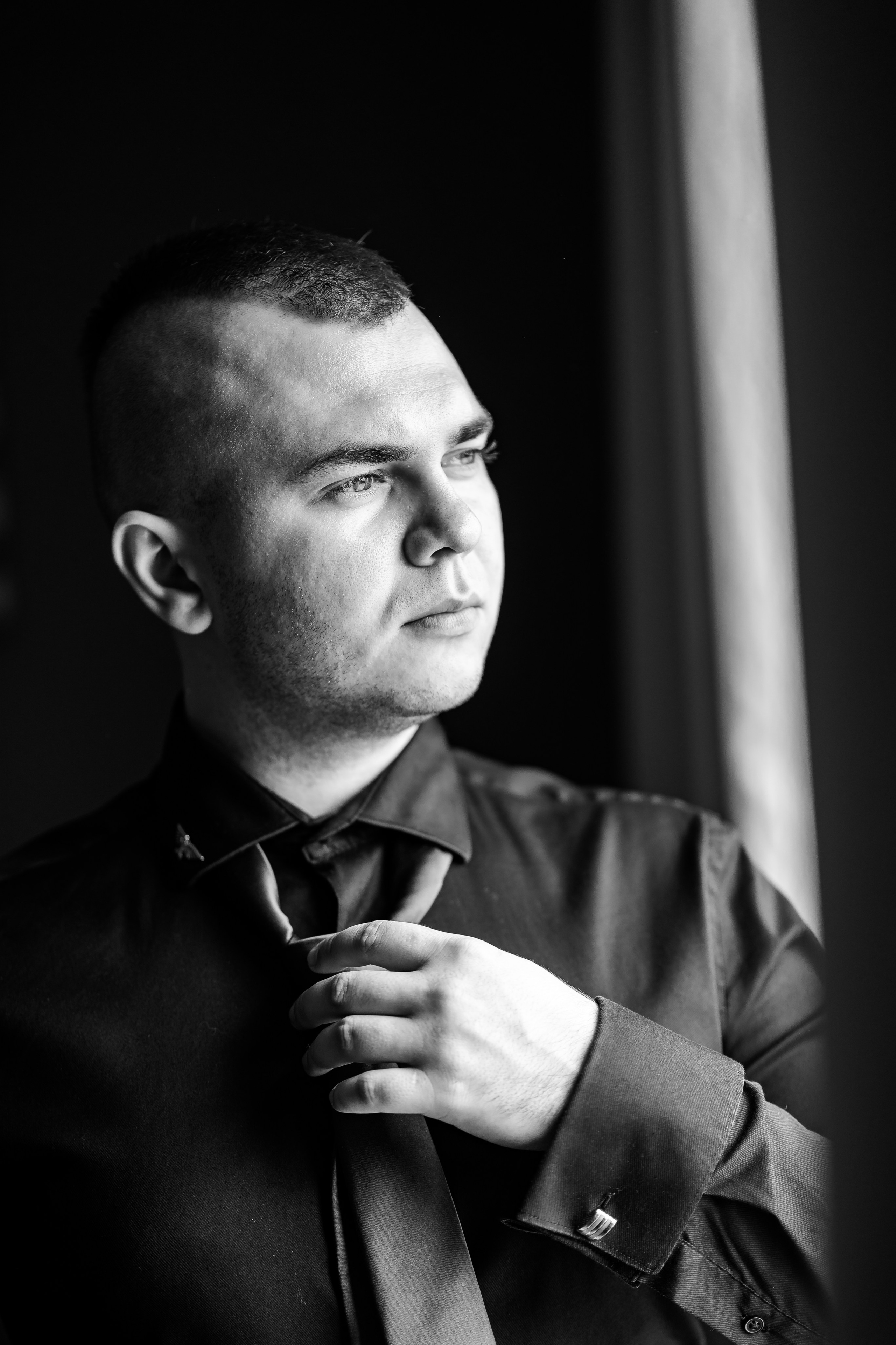 Der Bräutigam. Hochzeits- und Reportagefotograf für München, Regensburg, Deutschland RED LINE Media