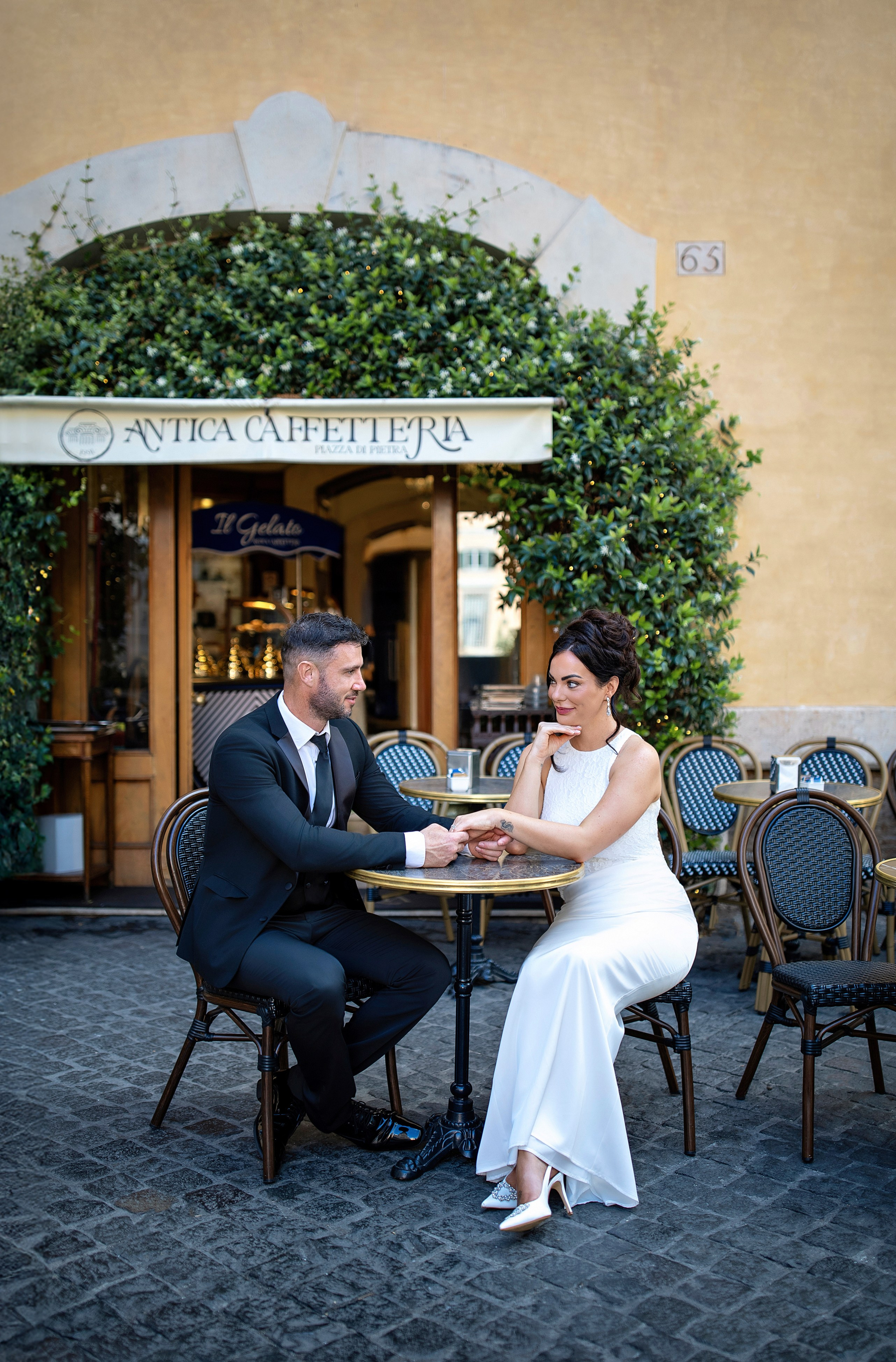 Elegant couple portrait during a Rome photoshoot