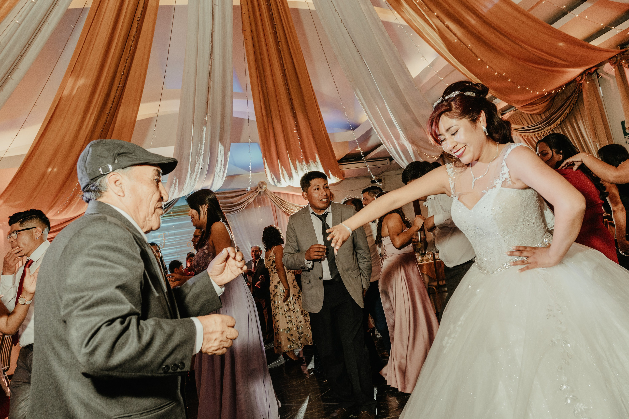 VANESSA + FRANKLIN BODA RELIGIOSA. Studio KVTA | Fotografía y Video de Bodas en Arequipa