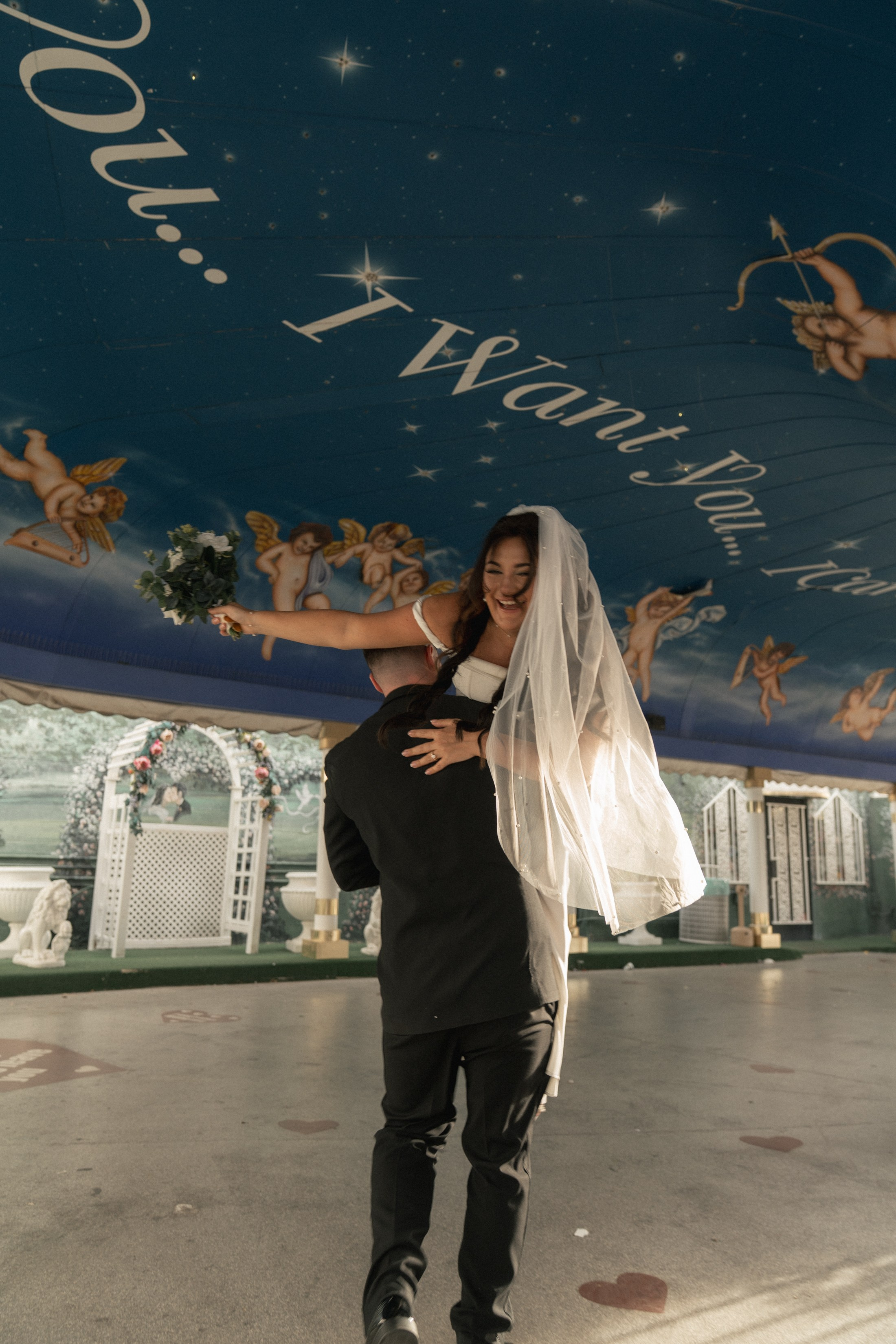 Amy&Alex. Wedding & elopement photographer Viktoriya Kravtsov. Las Vegas