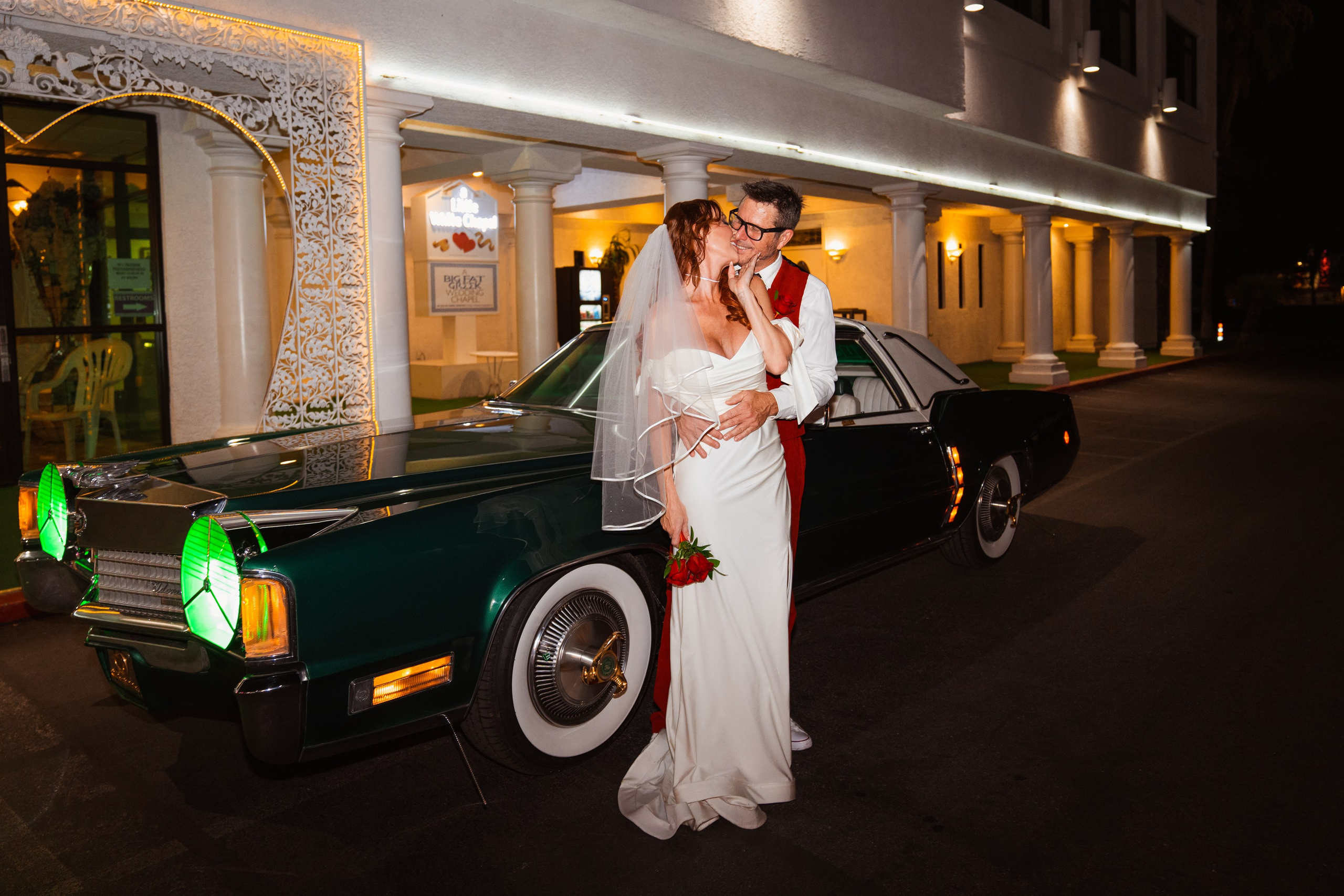 Rebecca&Todd. Wedding & elopement photographer Viktoriya Kravtsov. Las Vegas